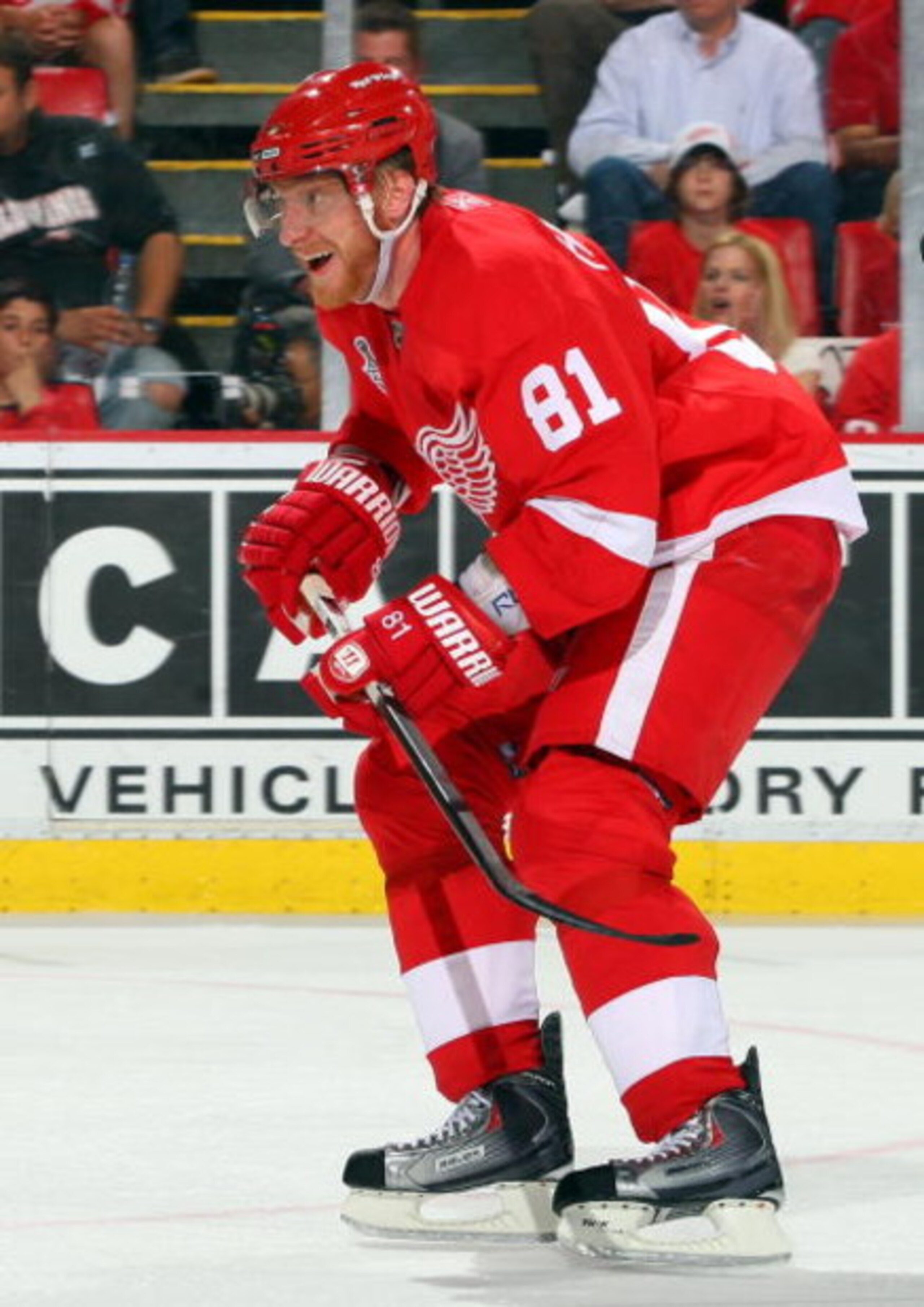 DETROIT - MAY 31: Marian Hossa #81 of the Detroit Red Wings skates against the Pittsburgh Penguins during Game Two of the 2009 Stanley Cup Finals at Joe Louis Arena on May 31, 2009 in Detroit, Michigan. (Photo by Jim McIsaac/Getty Images) DETROIT - MAY 31: Marian Hossa #81 of the Detroit Red Wings skates against the Pittsburgh Penguins during Game Two of the 2009 Stanley Cup Finals at Joe Louis Arena on May 31, 2009 in Detroit, Michigan. (Photo by Jim McIsaac/Getty Images)