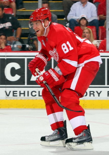 DETROIT - MAY 31:  Marian Hossa #81 of the Detroit Red Wings skates against the Pittsburgh Penguins during Game Two of the 2009 Stanley Cup Finals at Joe Louis Arena on May 31, 2009 in Detroit, Michigan.  (Photo by Jim McIsaac/Getty Images)