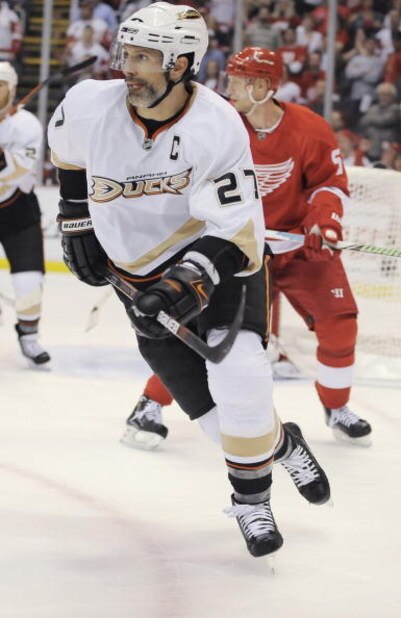 DETROIT, MI - MAY 1:  Scott Niedermayer  #27 of the Anaheim Ducks skates against the Detroit Red Wings during Game One of the Western Conference Semifinals of the 2009 NHL Stanley Cup Playoffs on May 1, 2009 at Joe Louis Arena in Detroit, Michigan. (Photo