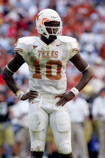 HOUSTON - DECEMBER 3:  Quarterback Vince Young #10 of the Texas Longhorns during play against the Colorado Buffaloes during the Dr. Pepper Big 12 Championship at Reliant Stadium December 3, 2005 in Houston, Texas.  (Photo by Ronald Martinez/Getty Images) 