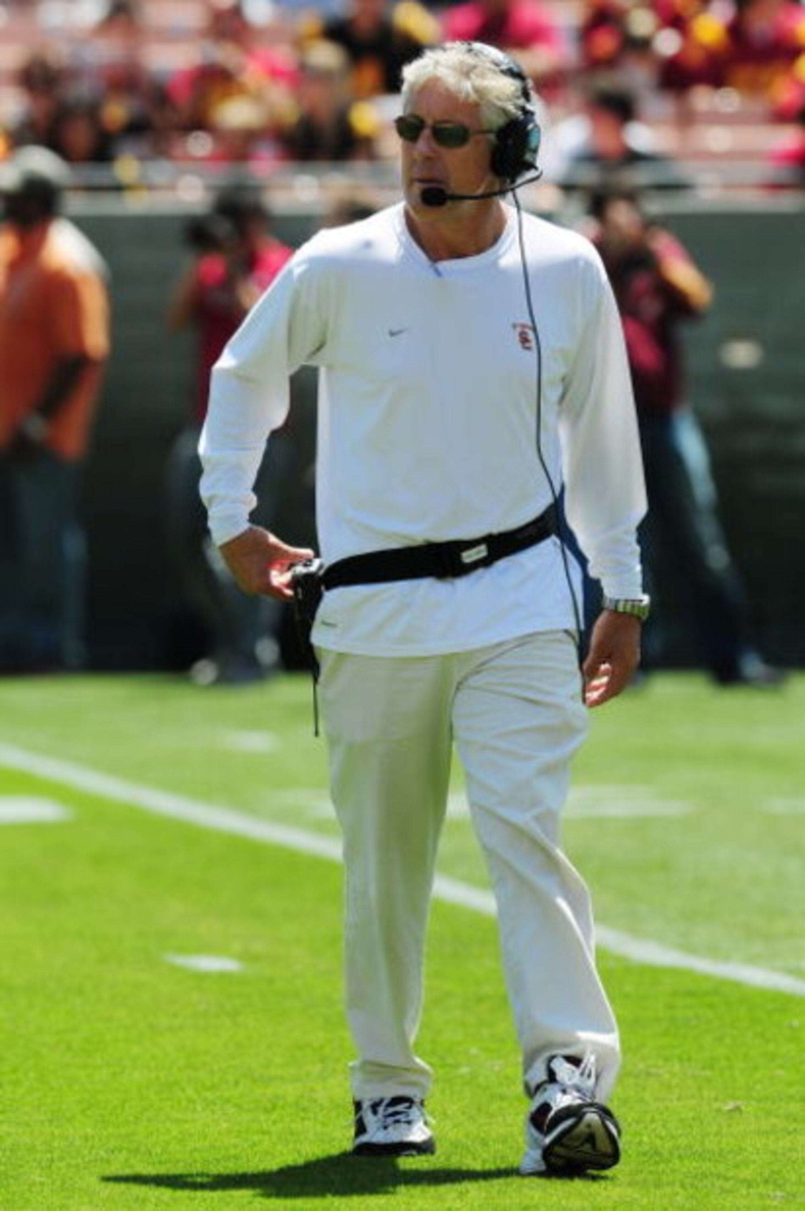 LOS ANGELES, CA - APRIL 25:  Head coach Pete Carroll of the USC Trojans walks on the field during the spring game on April 25, 2009 at the Los Angeles Memorial Coliseum in Los Angeles, California.  (Photo by Matt Kincaid/Getty Images)