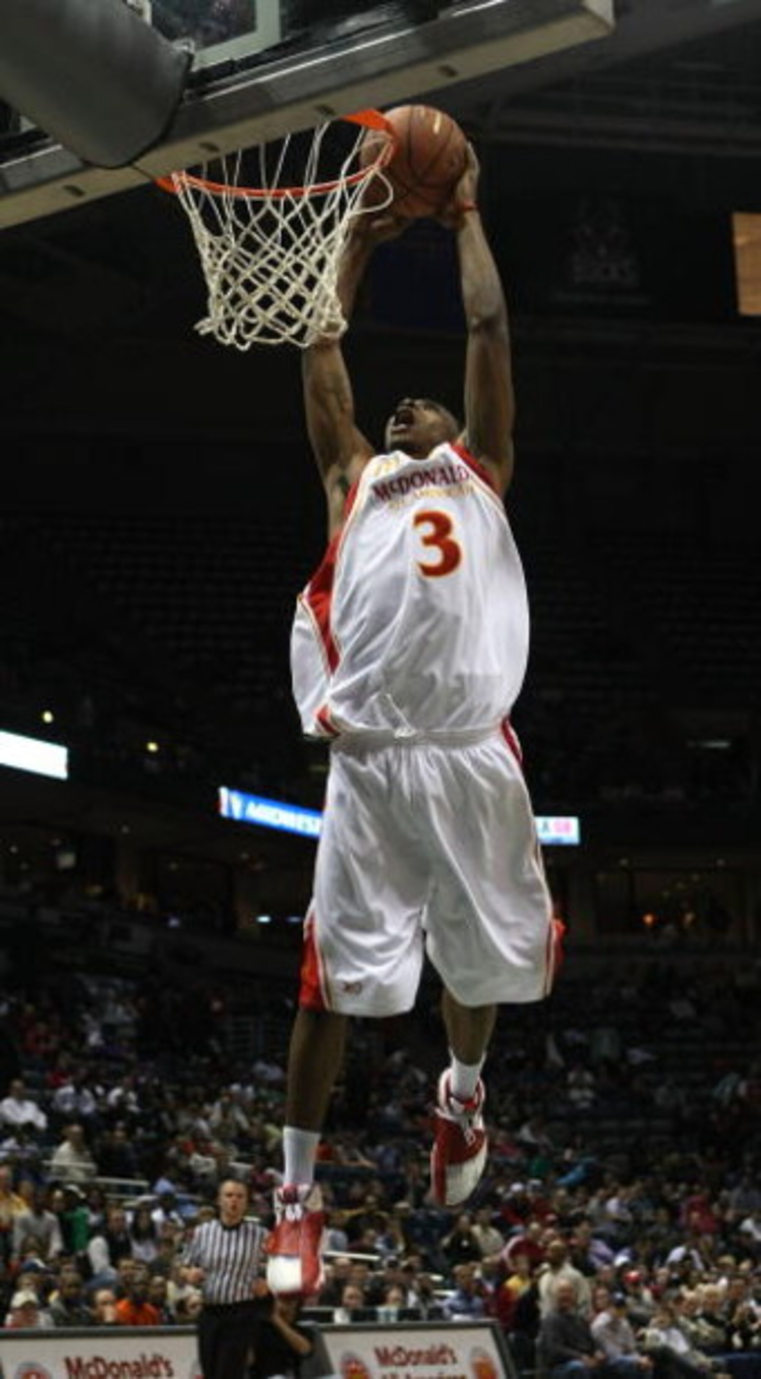 MILWAUKEE - MARCH 26: Brandon Jennings #3 of the West team dunks the ball during the McDonald's All-American High School basketball game on March 26, 2008 at the Bradley Center in Milwaukee, Wisconsin. (Photo by Jonathan Daniel/Getty Images)