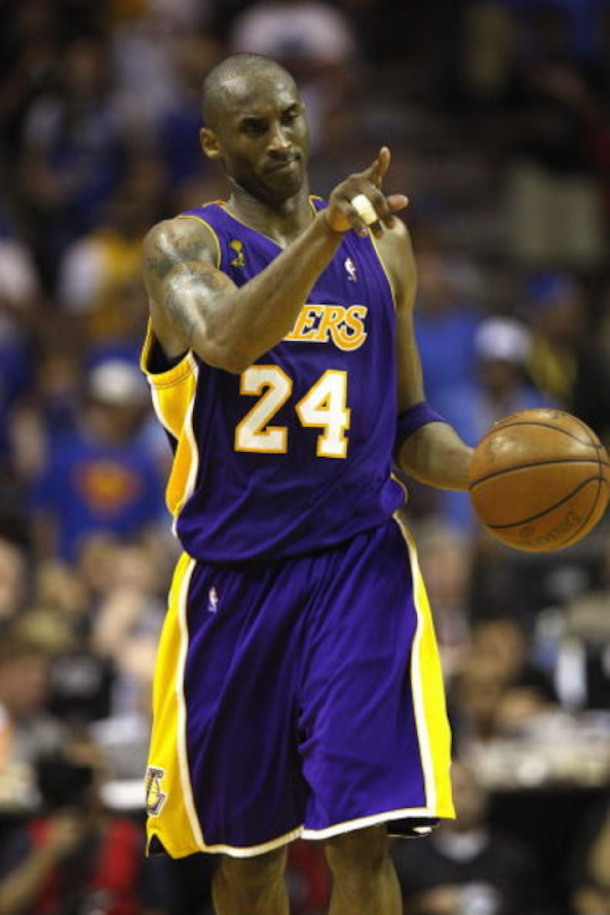 ORLANDO, FL - JUNE 11:  Kobe Bryant #24 of the Los Angeles Lakers moves the ball against the Orlando Magic in Game Four of the 2009 NBA Finals on June 11, 2009 at Amway Arena in Orlando, Florida. The Lakers won in overtime 99-91. NOTE TO USER:  User expre