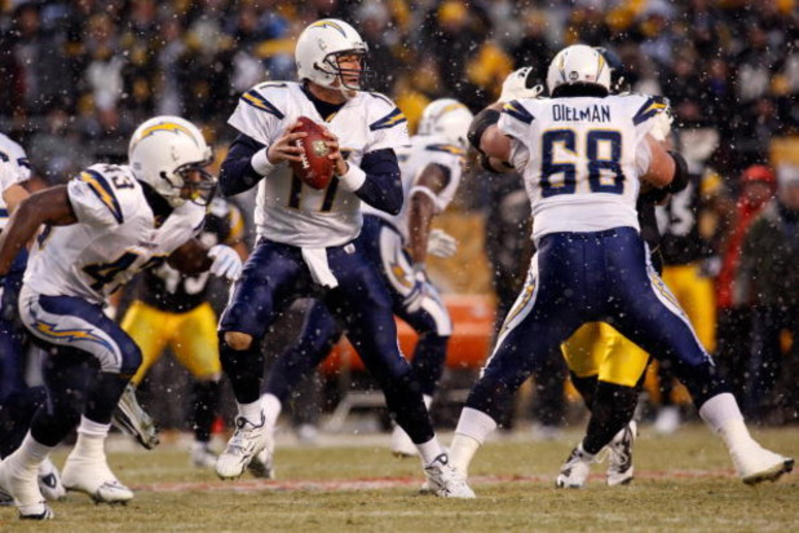 PITTSBURGH - JANUARY 11:  Philip Rivers #17 of the San Diego Chargers drops back to pass against the Pittsburgh Steelers during their AFC Divisional Playoff Game on January 11, 2009 at Heinz Field in Pittsburgh, Pennsylvania.  (Photo by Chris Graythen/Get