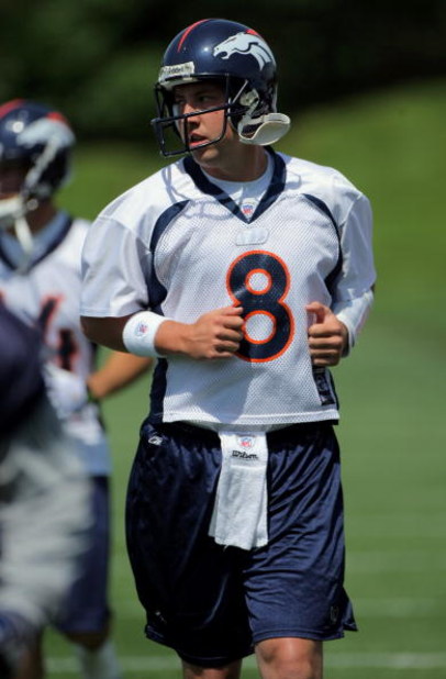 ENGLEWOOD, CO - JUNE 12:  Quarterback Kyle Orton #8 of the Denver Broncos warms up during minicamp practice at the Broncos Dove Valley training facility on June 12, 2009 in Englewood, Colorado.  (Photo by Doug Pensinger/Getty Images)