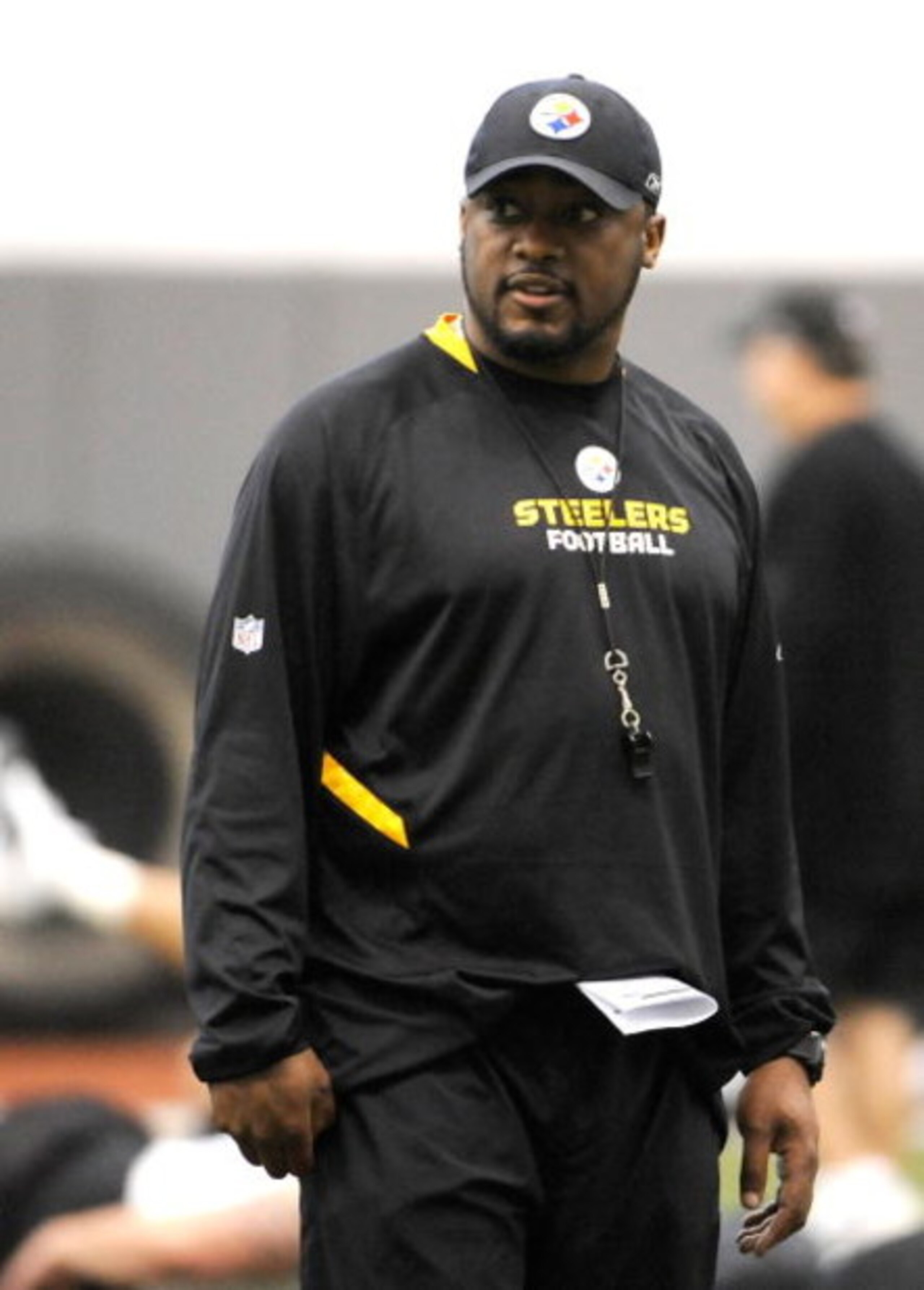 PITTSBURGH - MAY 01:  Head coach Mike Tomlin of the Pittsburgh Steelers watches practice during rookie training camp at the Pittsburgh Steelers Practice Facility on May 1, 2009 in Pittsburgh, Pennsylvania.  (Photo by Joe Sargent/Getty Images)