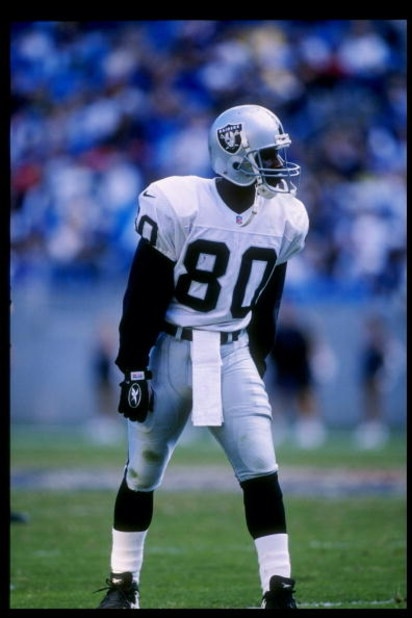2 Nov 1997:  Receiver Desmond Howard #80 of the Oakland Raiders during the Raiders 38-14 loss to the Carolina Panthers at Ericsson Stadium in Charolette, North Carolina. Mandatory Credit: Andy Lyons  /Allsport