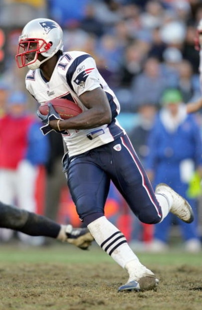 NASHVILLE, TN - DECEMBER 31: Chad Jackson #17 of the New England Patriots carries the ball during the NFL game against the Tennessee Titans on December 31, 2006 at LP Field in Nashville, Tennessee. (Photo by Andy Lyons/Getty Images)