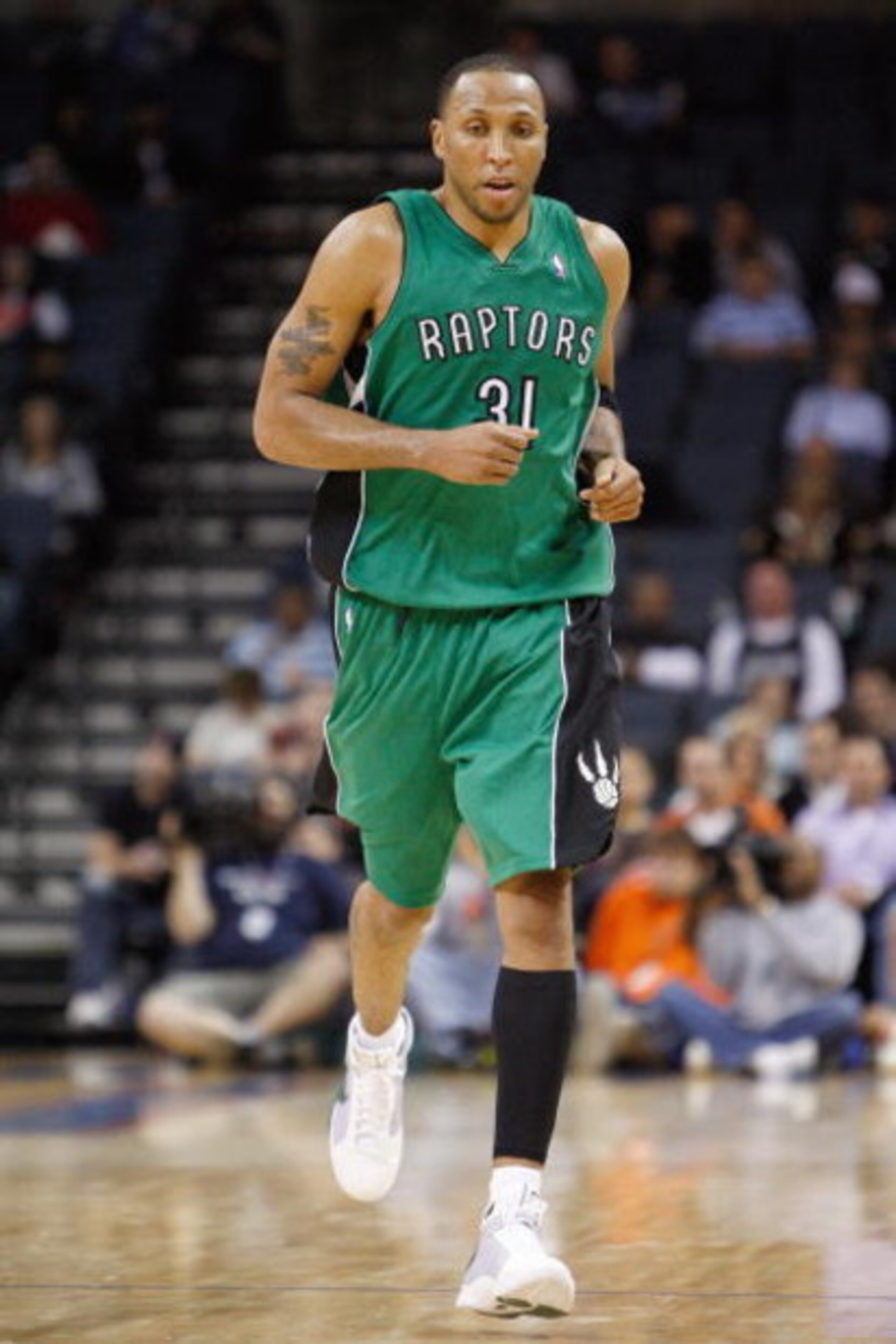 CHARLOTTE, NC - MARCH 16:  Shawn Marion #31 of the Toronto Raptors jogs downcourt against the Charlotte Bobcats during their game at Time Warner Cable Arena on March 16, 2009 in Charlotte, North Carolina.  NOTE TO USER: User expressly acknowledges and agr