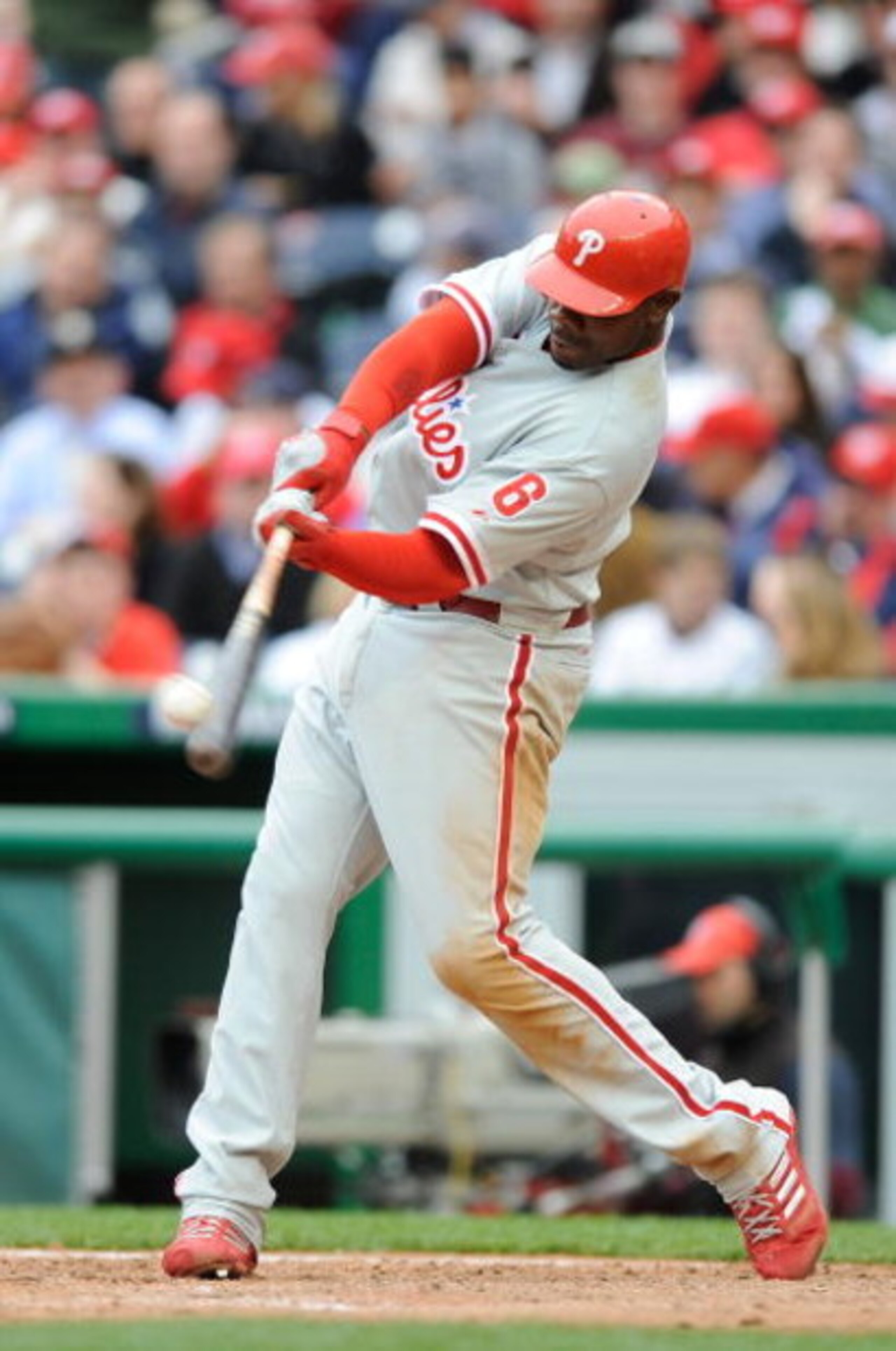 WASHINGTON - APRIL 13:  Ryan Howard #6 of the Philadelphia Phillies bats against the Washington Nationals at Nationals Park on April 13, 2009 in Washington, DC.  (Photo by Greg Fiume/Getty Images)