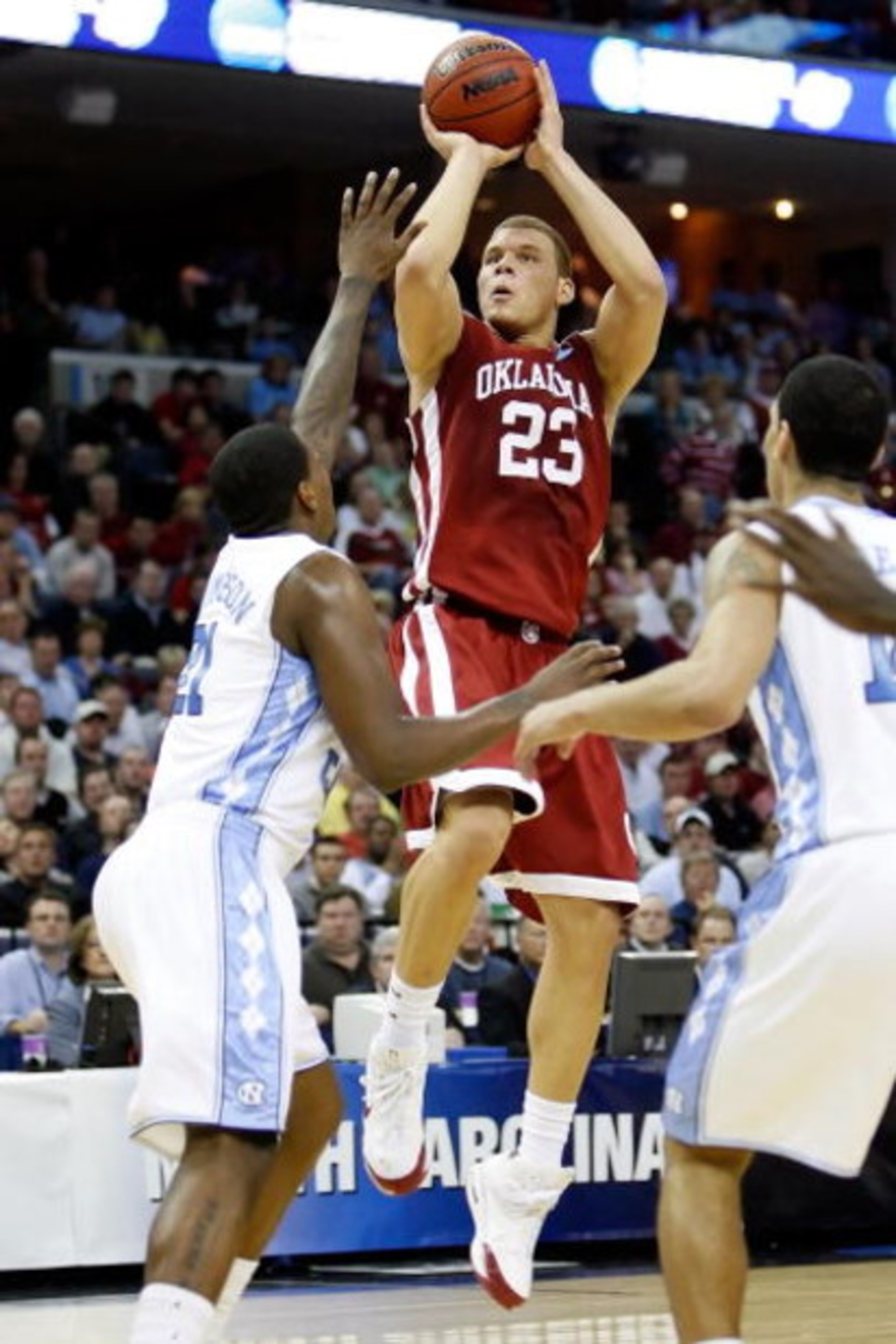 MEMPHIS, TN - MARCH 29: Blake Griffin #23 of the Oklahoma Sooners shoots the ball over Deon Thompson #21 of the North Carolina Tar Heels in the first half during the NCAA Men's Basketball Tournament South Regional Final at the FedExForum on March 29, 200 MEMPHIS, TN - MARCH 29: Blake Griffin #23 of the Oklahoma Sooners shoots the ball over Deon Thompson #21 of the North Carolina Tar Heels in the first half during the NCAA Men's Basketball Tournament South Regional Final at the FedExForum on March 29, 200