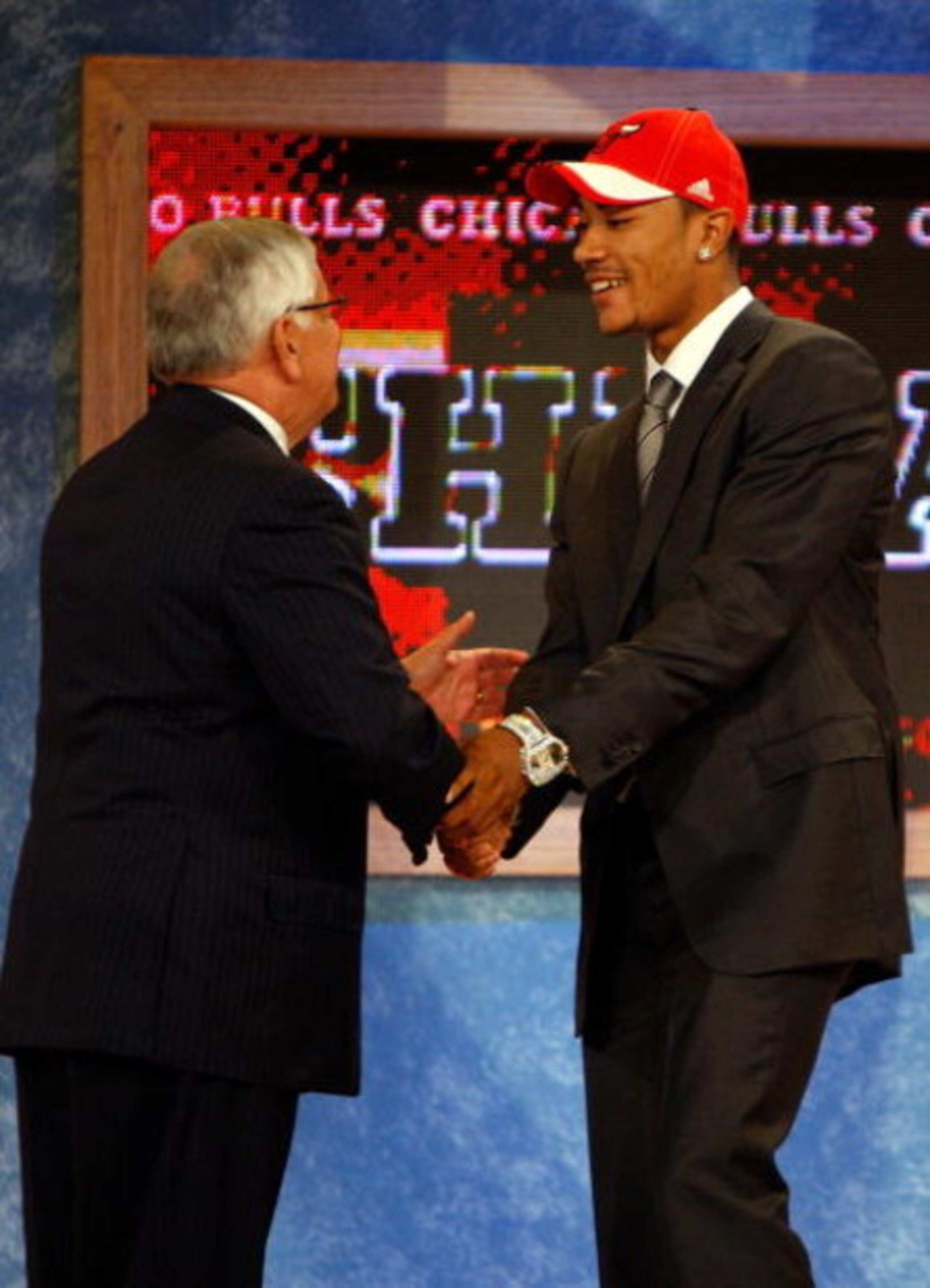 NEW YORK - JUNE 26:  NBA Commissioner David Stern shakes hands with number one draft pick for the Chicago Bulls, Derrick Rose during the 2008 NBA Draft at the Wamu Theatre at Madison Square Garden June 26, 2008 in New York City. NOTE TO USER: User express