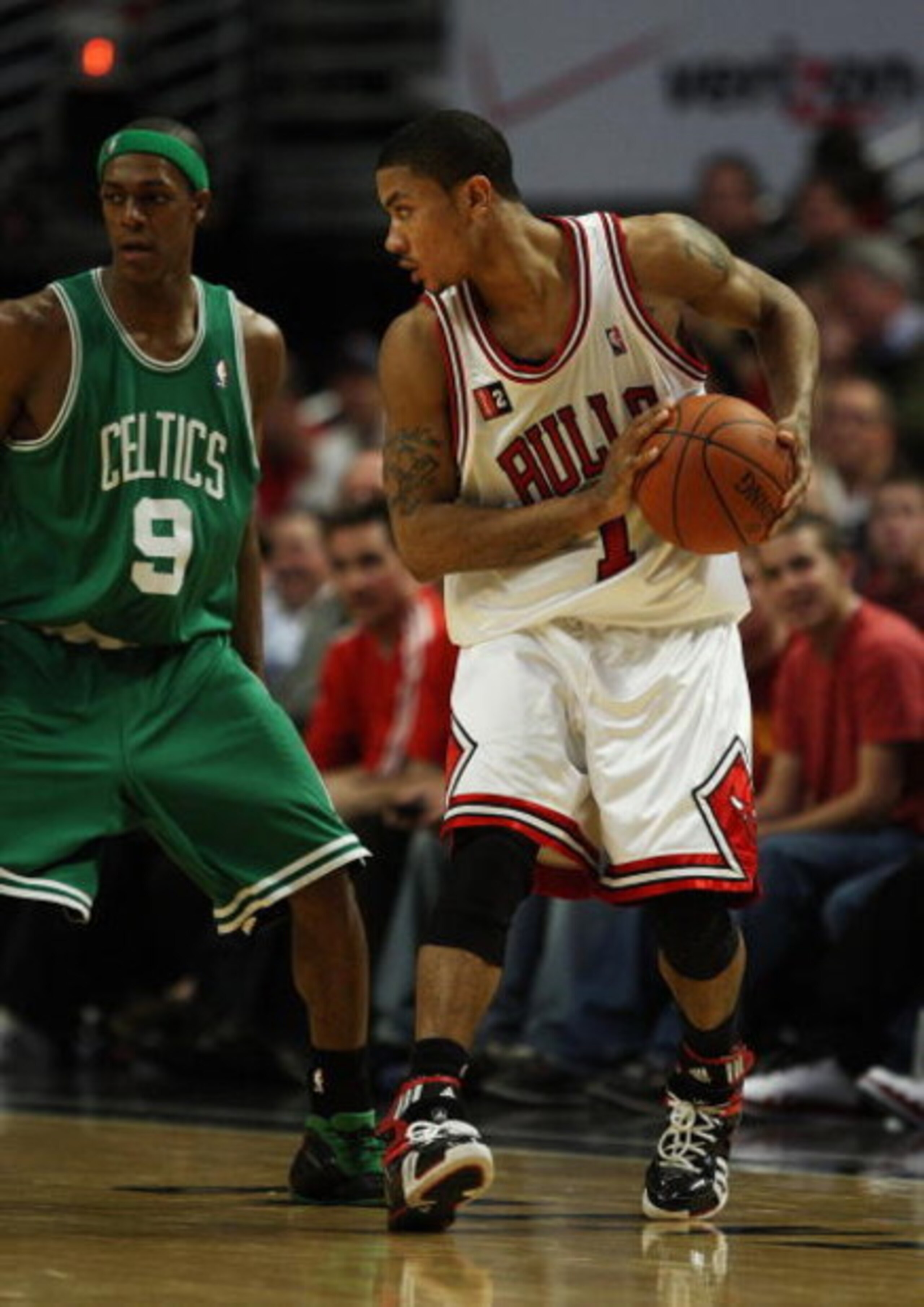 CHICAGO - APRIL 30: Derrick Rose #1 of the Chicago Bulls moves against Rajon Rondo #1 of the Boston Celtics in Game Six of the Eastern Conference Quarterfinals during the 2009 NBA Playoffs at the United Center on April 30, 2009 in Chicago, Illinois. The B