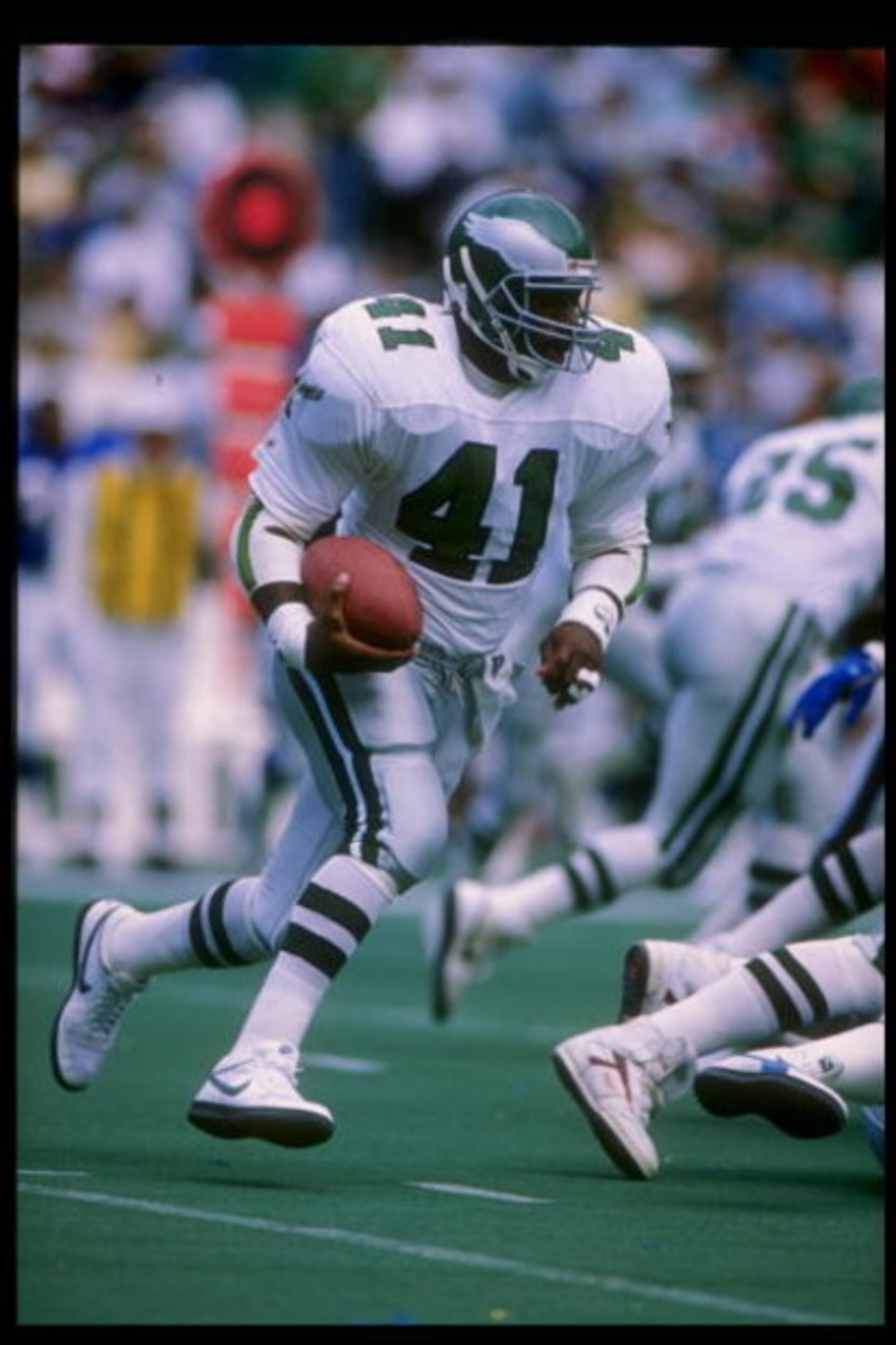 10 Sep 1989:  Halfback Keith Byars of the Philadelphia Eagles runs with the ball during a game against the New York Giants at Veterans Stadium in Philadelphia, Pennsylvania.  The Eagles won the game 21-19. Mandatory Credit: Joe Patronite  /Allsport