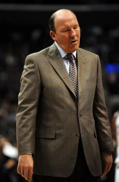 LOS ANGELES, CA - JANUARY 14:  Head Coach Mike Dunleavy of the Los Angeles Clippers reacts off the bench to a no foul call against the Atlanta Hawks during the second half at the Staples Center on January 14, 2009 in Los Angeles, California.  The Hawks wo