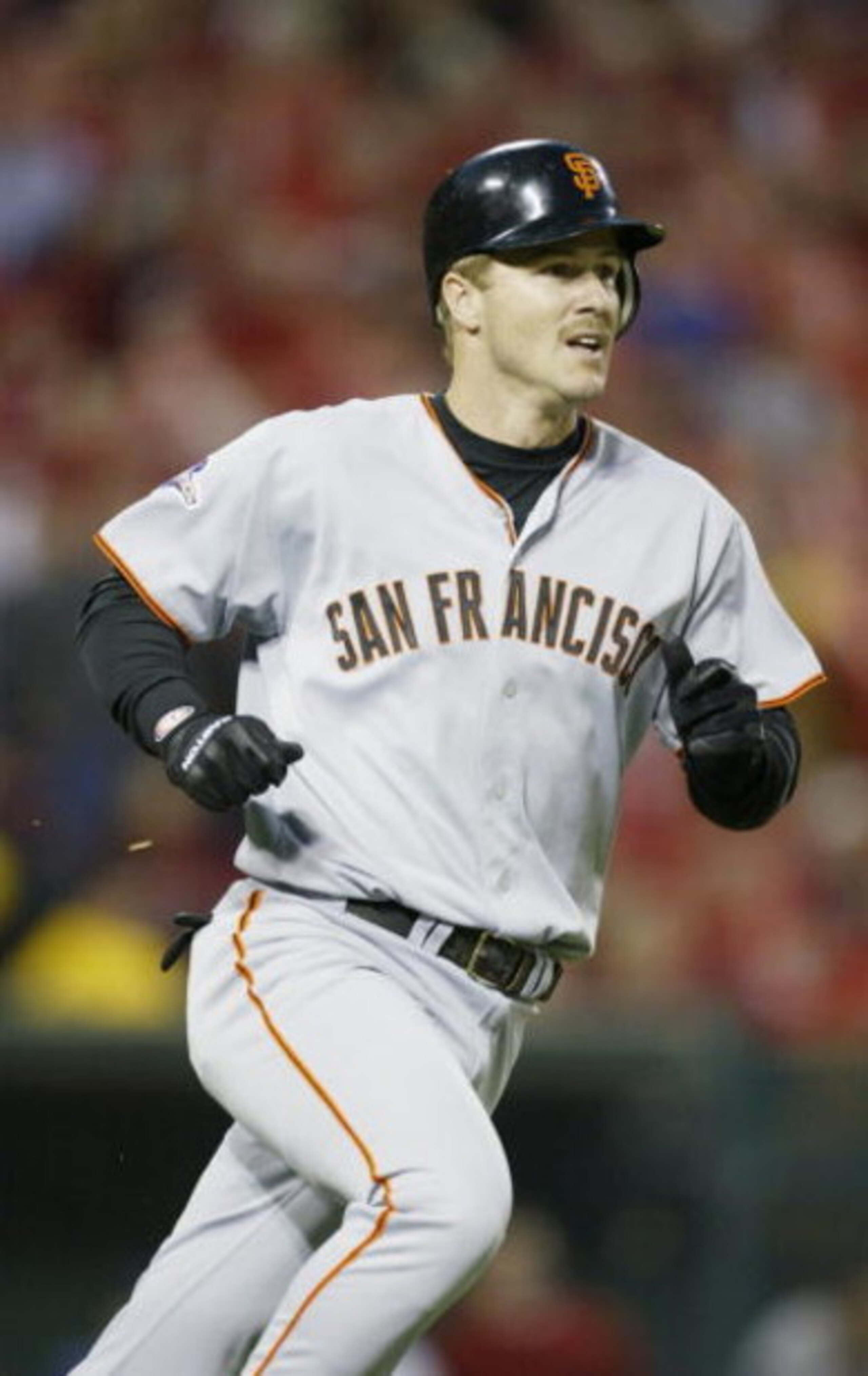 ANAHEIM, CA - OCTOBER 27:  Jeff Kent #21 of the San Francisco Giants runs to first base against the Anaheim Angels during game seven of the World Series on October 27, 2002 at Edison Field in Anaheim, California.  The Angels won the game 4-1 and the Serie