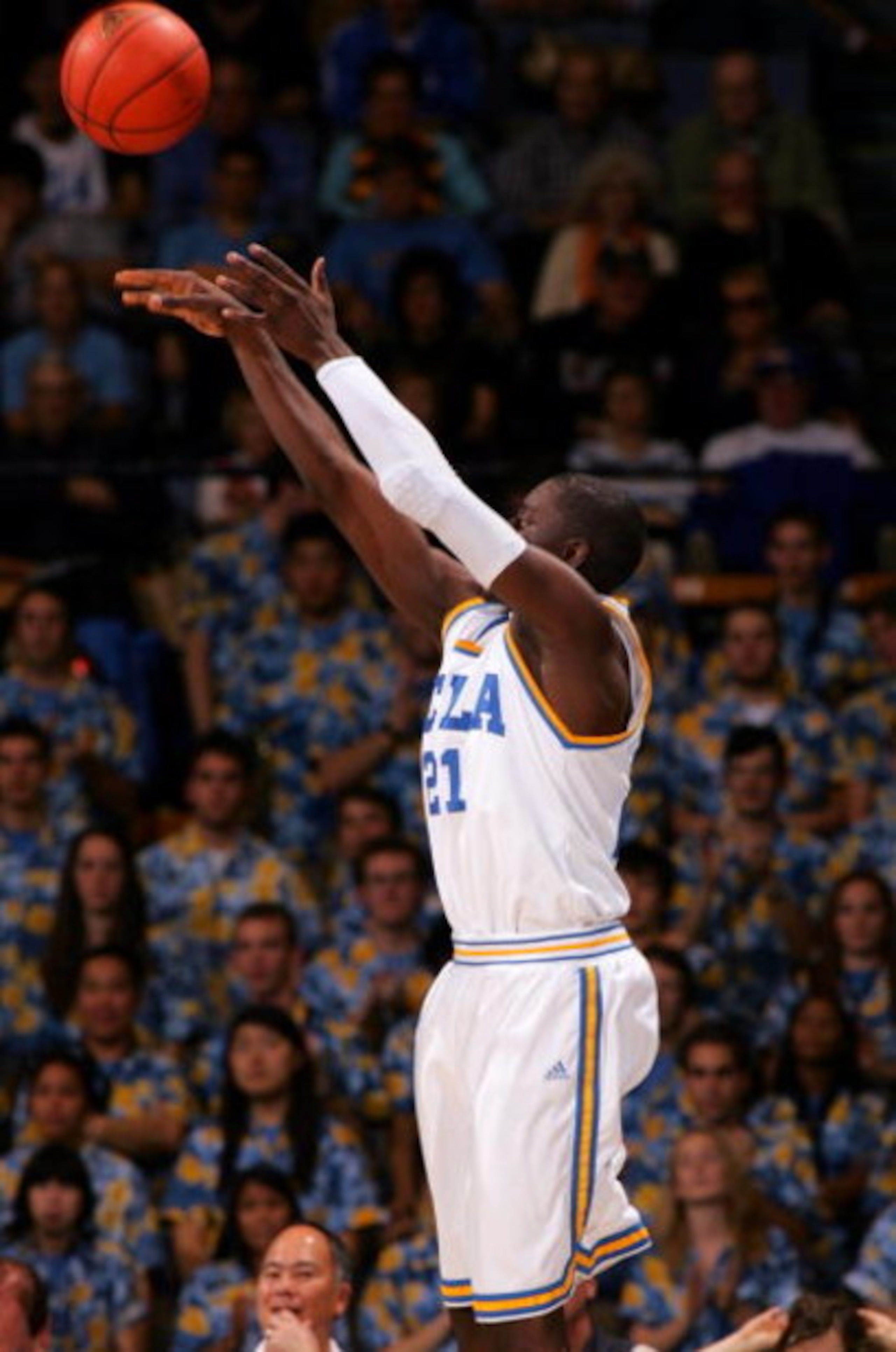 WESTWOOD, CA - FEBRUARY 19:  Jrue Holiday #21 of the UCLA Bruins shoots the jump shot in first half against the Washington Huskies during their NCAA basketball game at Pauley Pavilion on February 19, 2009 in Westwood, California. The Bruins defeated the H