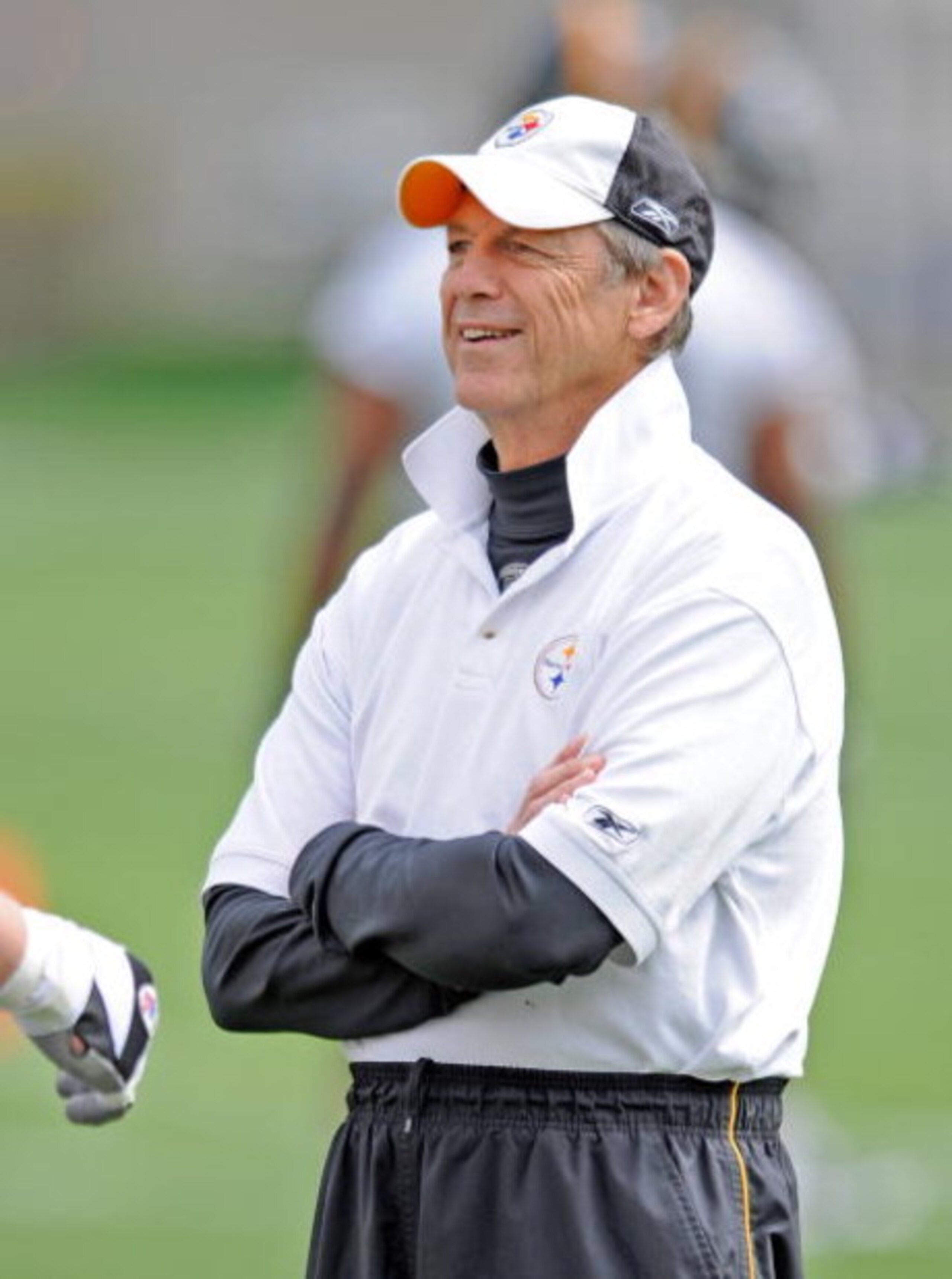 PITTSBURGH - MAY 01:  Defensive coordinator Dick LeBeau of the Pittsburgh Steelers watches the defensive line practice during rookie training camp at the Pittsburgh Steelers Practice Facility on May 1, 2009 in Pittsburgh, Pennsylvania.  (Photo by Joe Sarg