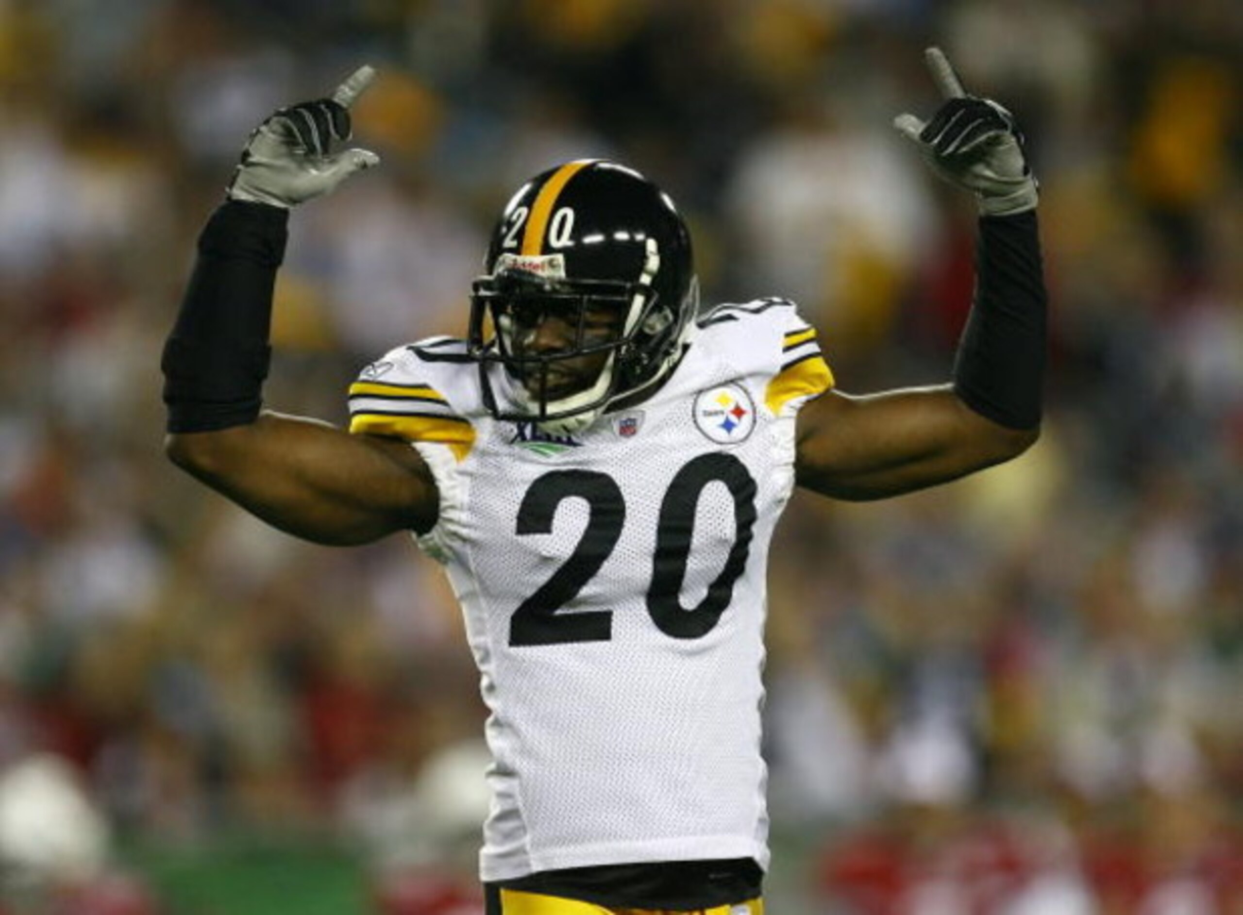 TAMPA, FL - FEBRUARY 01:  Bryant McFadden #20 of the Pittsburgh Steelers gestures on the field against the Arizona Cardinals during Super Bowl XLIII on February 1, 2009 at Raymond James Stadium in Tampa, Florida.  (Photo by Jamie Squire/Getty Images)