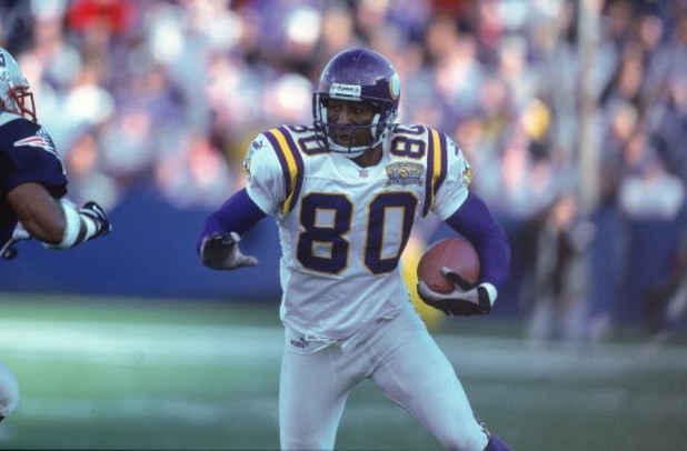 17 Sep 2000:  Chris Carter #80 of the Minnesota Vikings moves with the ball during the game against the New England Patriots at the Foxboro Stadium in Foxboro, Maryland.  The Vikings defeated the Patriots 21-13.Mandatory Credit: Rick Stewart  /Allsport