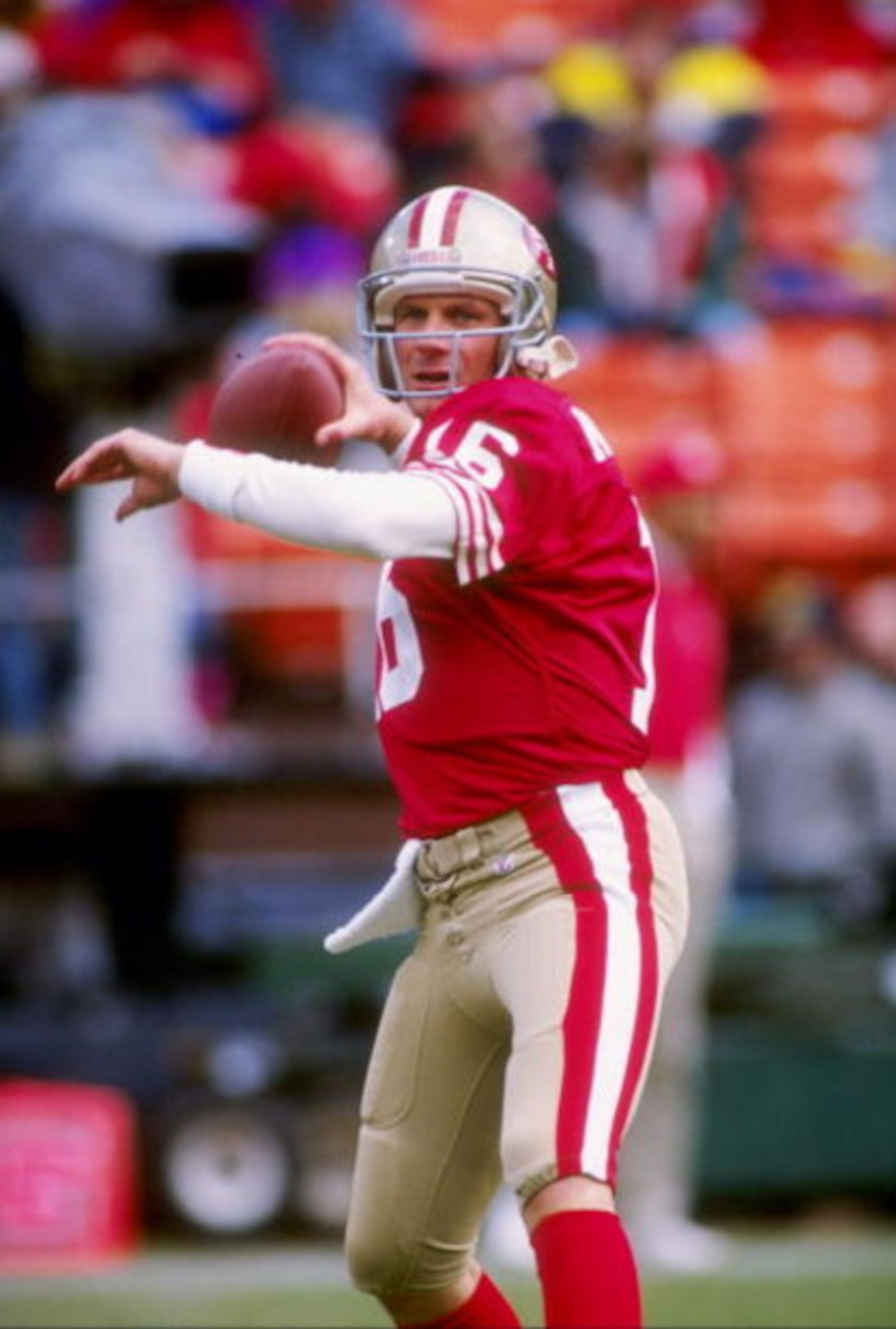 9 Jan 1993: Quarterback Joe Montana of the San Francisco 49ers passes the ball during a playoff game against the Washington Redskins at Candlestick Park in San Francisco, California. The 49ers won the game 20-13.