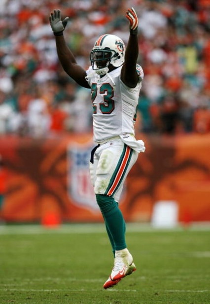 MIAMI - DECEMBER 14:  Running back Ronnie Brown #23 of the Miami Dolphins celebrates late in the game while facing the San Francisco 49ers at Dolphin Stadium on December 14, 2008 in Miami, Florida. The Dolphins defeated the 49ers 14-9.  (Photo by Doug Ben