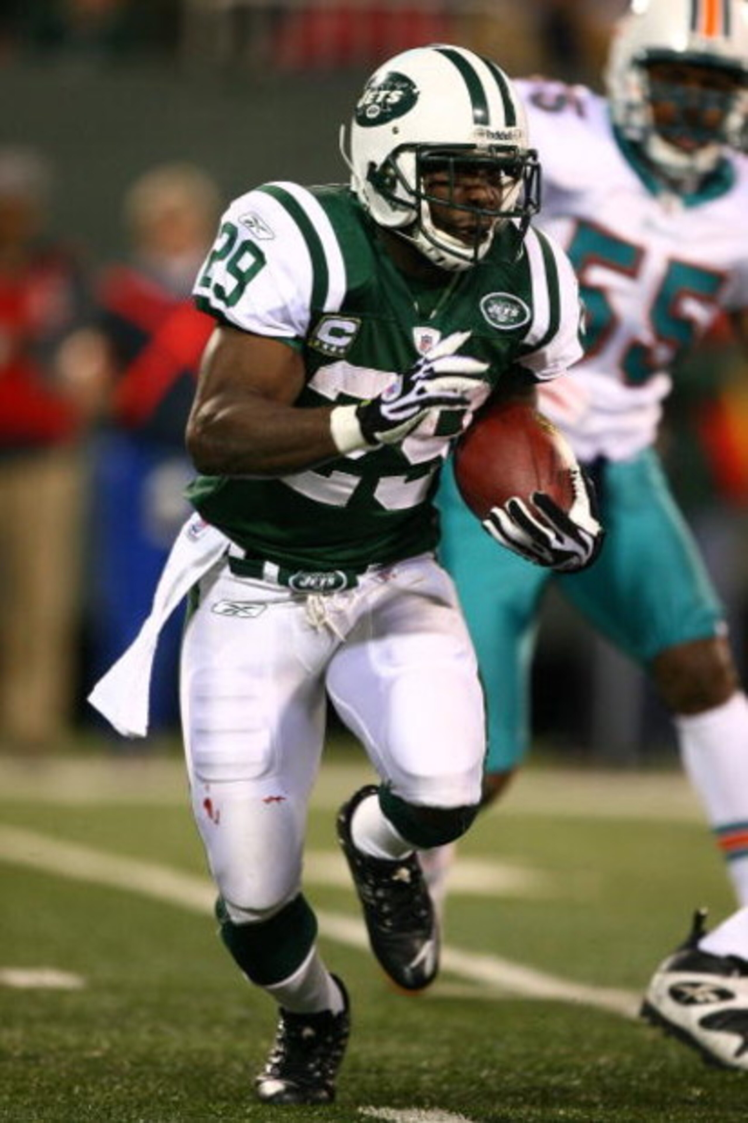 EAST RUTHERFORD, NJ - DECEMBER 28:  Leon Washington #29 of The New York Jets in action against The Miami Dolphins during their game on December 28, 2008 at Giants Stadium in East Rutherford, New Jersey.  (Photo by Al Bello/Getty Images)