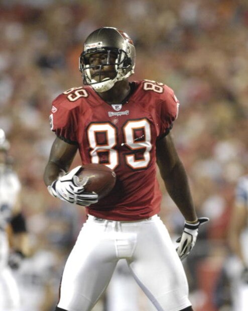 TAMPA, FL - OCTOBER 19: Wide receiver Antonio Bryant #89 of the Tampa Bay Buccaneers runs a pass into the end zone for a first-quarter touchdown against the Seattle Seahawks at Raymond James Stadium on October 19, 2008 in Tampa, Florida.  (Photo by Al Mes