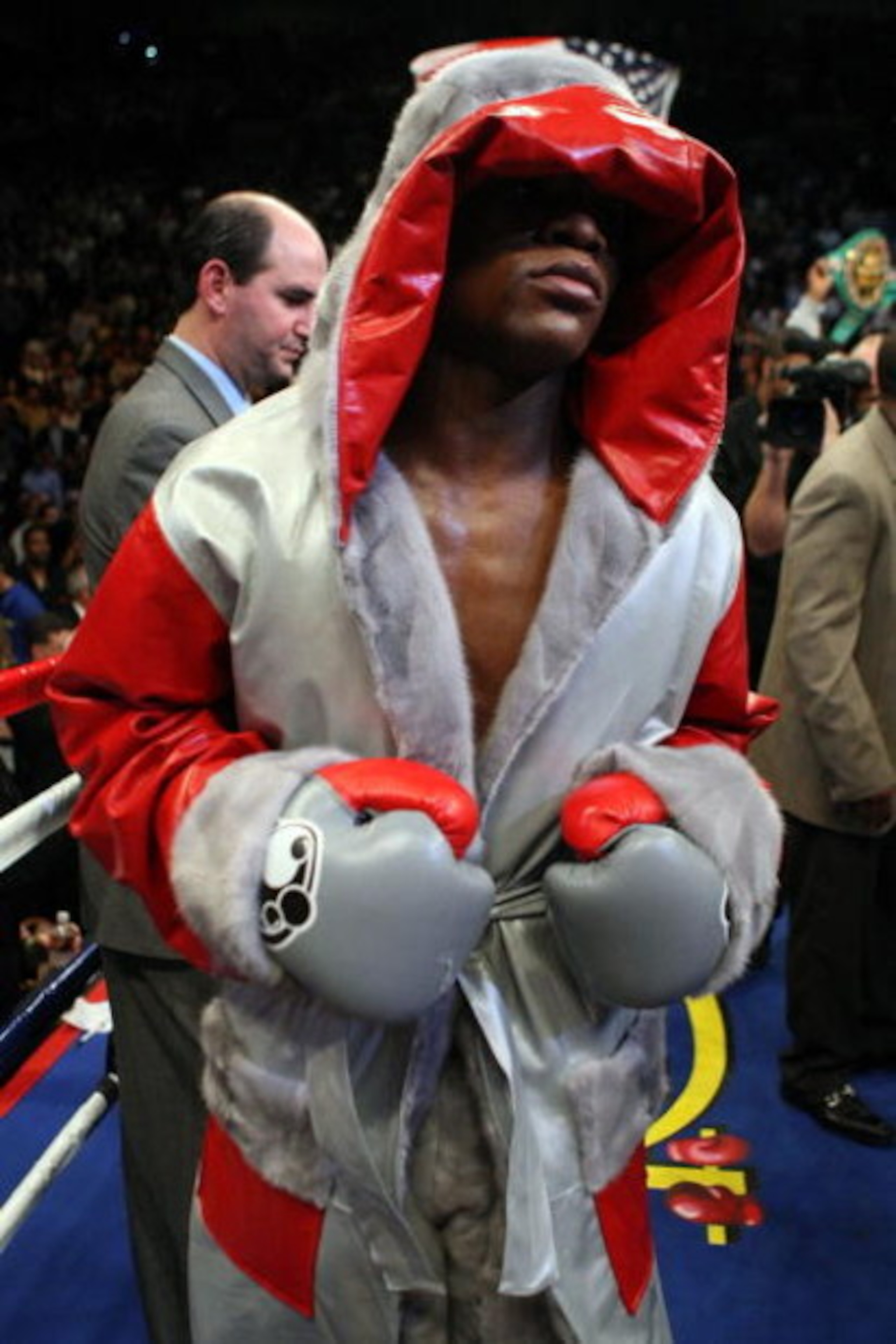 LAS VEGAS - DECEMBER 08:  Floyd Mayweather Jr. enters the ring before taking on Ricky Hatton of England prior to their WBC world welterweight championship fight at the MGM Grand Garden Arena on December 8, 2007 in Las Vegas, Nevada.  (Photo by Al Bello/Ge