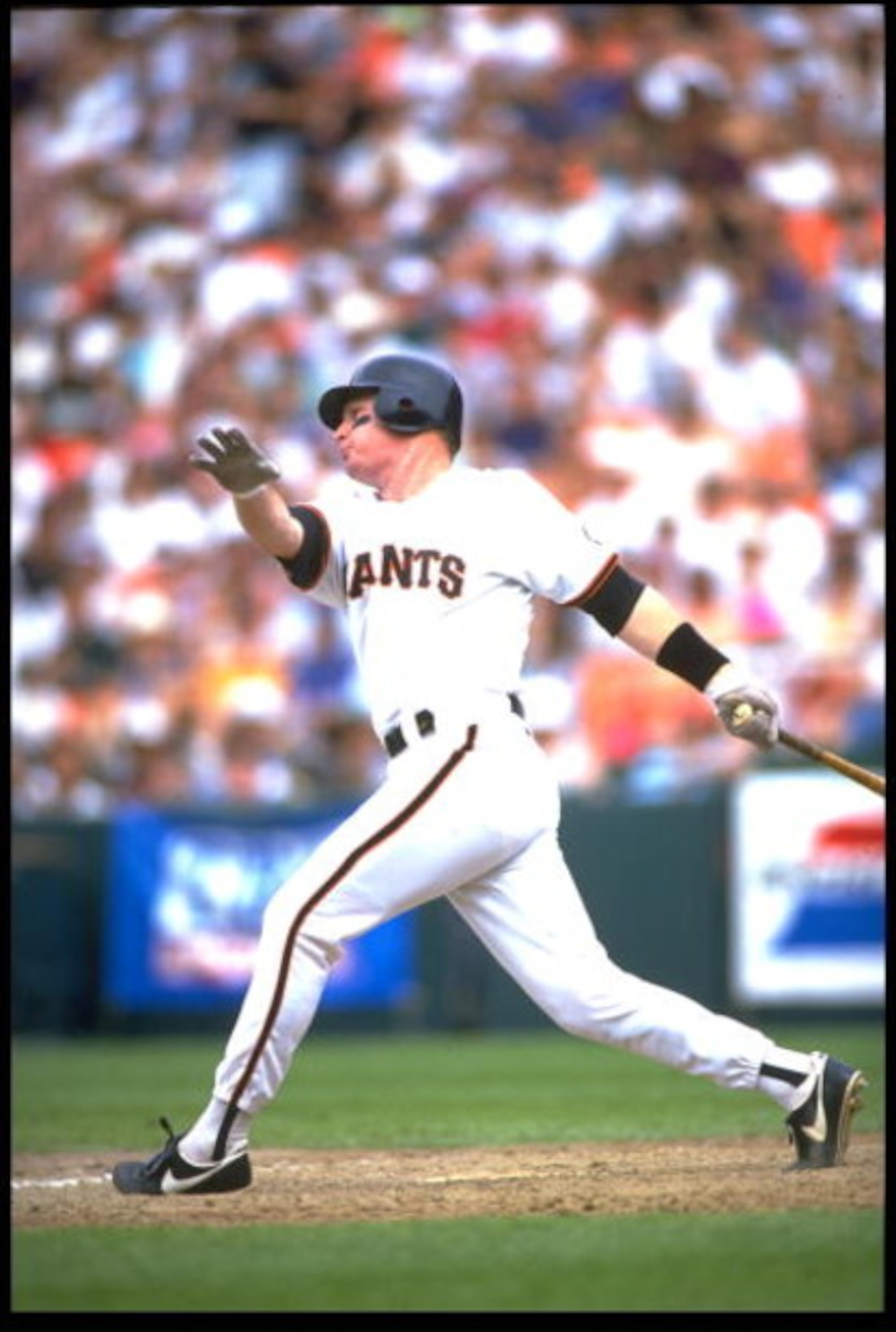 30 MAY 1994:  SAN FRANCISCO GIANTS THIRD BASEMAN MATT WILLIAMS MAKES CONTACT WITH A PITCH DURING THE GIANTS VERSUS LOS ANGELES DODGERS GAME AT DODGER STADIUM IN LOS ANGELES, CALIFORNIA.  MANDATORY CREDIT:  OTTO GREULE/ALLSPORT