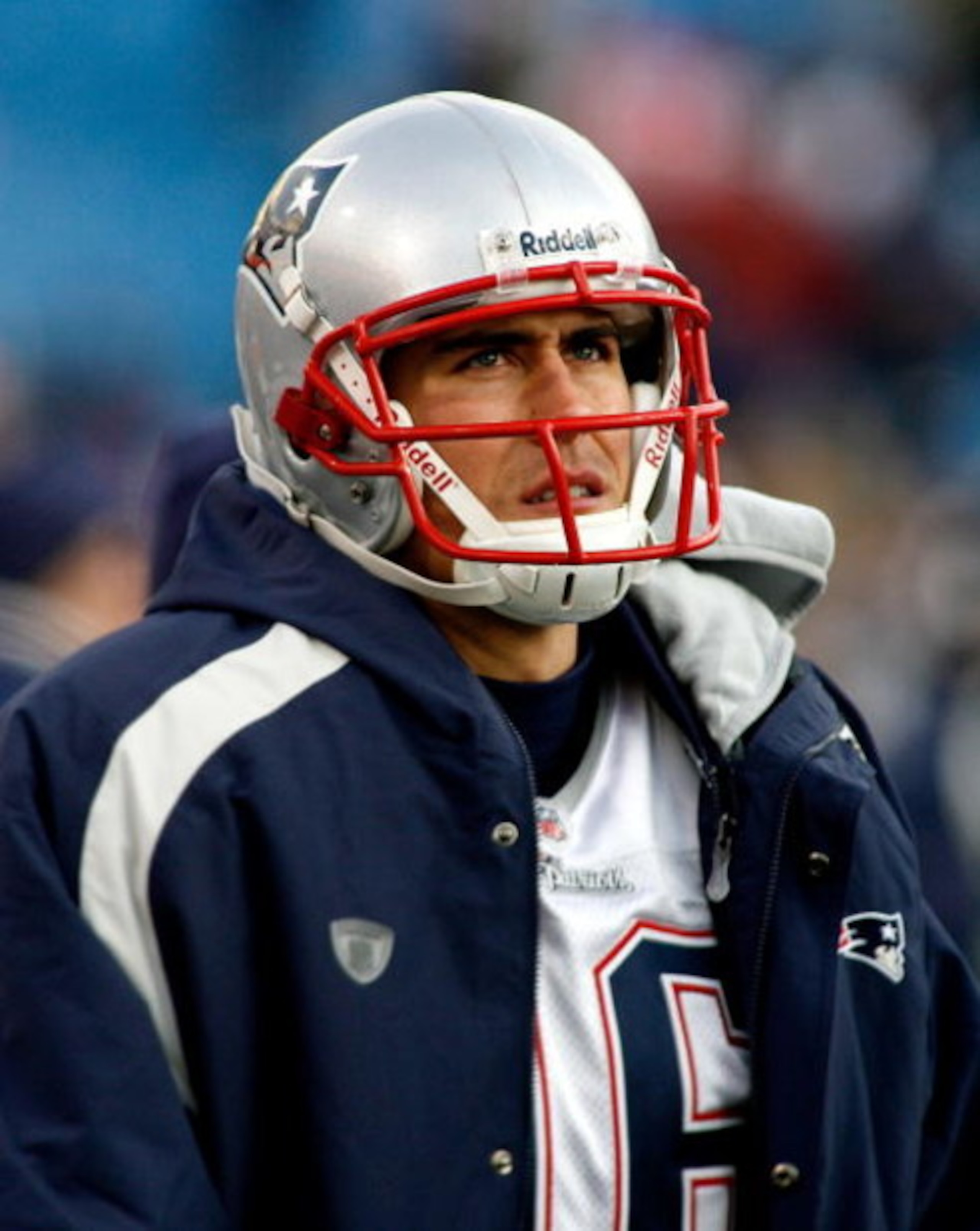 ORCHARD PARK, NY - DECEMBER 28:  Matt Cassel #16 of the New England Patriots stands on the sidelines against the Buffalo Bills at Ralph Wilson Stadium on December 28, 2008 in Orchard Park, New York. The Patriots won 13-0.  (Photo by Rick Stewart/Getty Ima