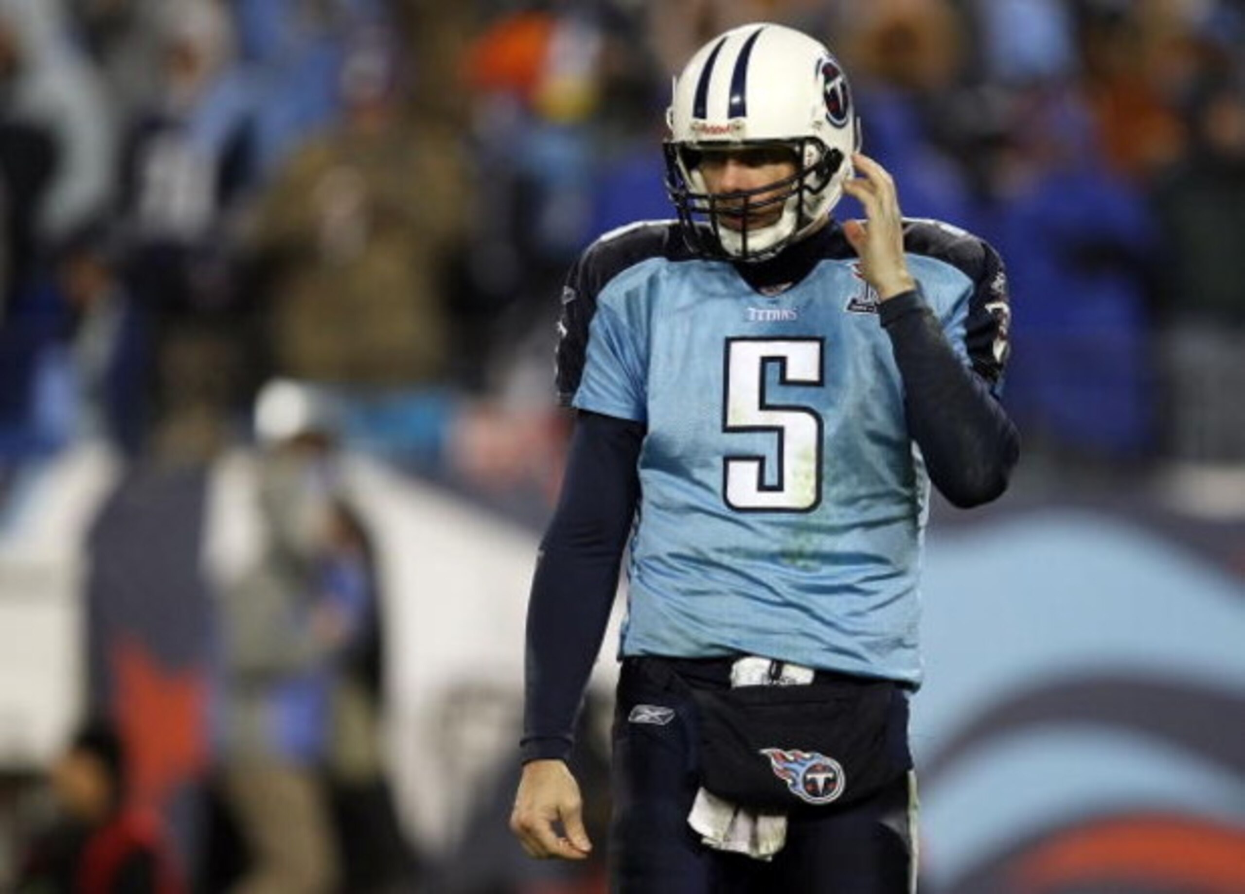 NASHVILLE, TN - JANUARY 10:  Quarterback Kerry Collins #5 of the Tennessee Titans looks on in the second half against the Baltimore Ravens during the AFC Divisional Playoff Game on January 10, 2009 at LP Field in Nashville, Tennessee.  (Photo by Jonathan 
