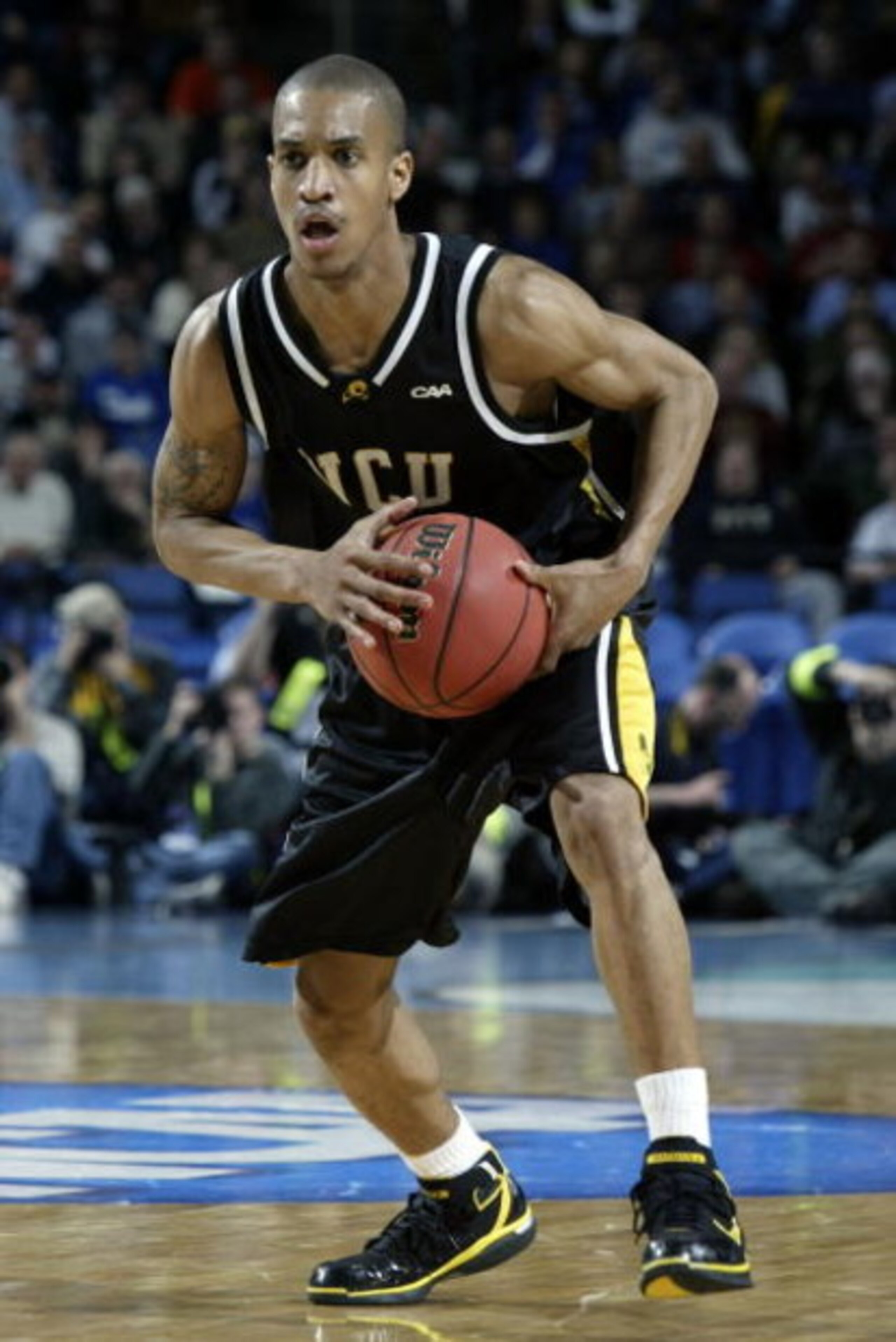 BUFFALO, NY - MARCH 15:  Eric Maynor #3 of the Virginia Commonwealth Rams looks to pass against the Duke Blue Devils during round one of the NCAA Men's Basketball Tournament at the HSBC Arena on March 15, 2007  in Buffalo, New York.  (Photo by Rick Stewar