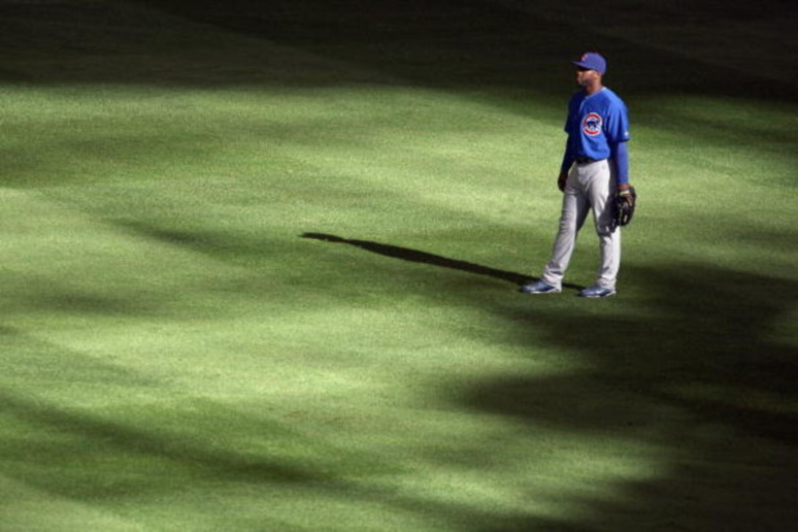 MILWAUKEE - APRIL 10: Milton Bradley #21 of the Chicago Cubs stands ready in the outfield against the Milwaukee Brewers during the Opening Day game on April 10, 2009 at Miller Park in Milwaukee, Wisconsin. (Photo by: Jonathan Daniel/Getty Images) MILWAUKEE - APRIL 10: Milton Bradley #21 of the Chicago Cubs stands ready in the outfield against the Milwaukee Brewers during the Opening Day game on April 10, 2009 at Miller Park in Milwaukee, Wisconsin. (Photo by: Jonathan Daniel/Getty Images)