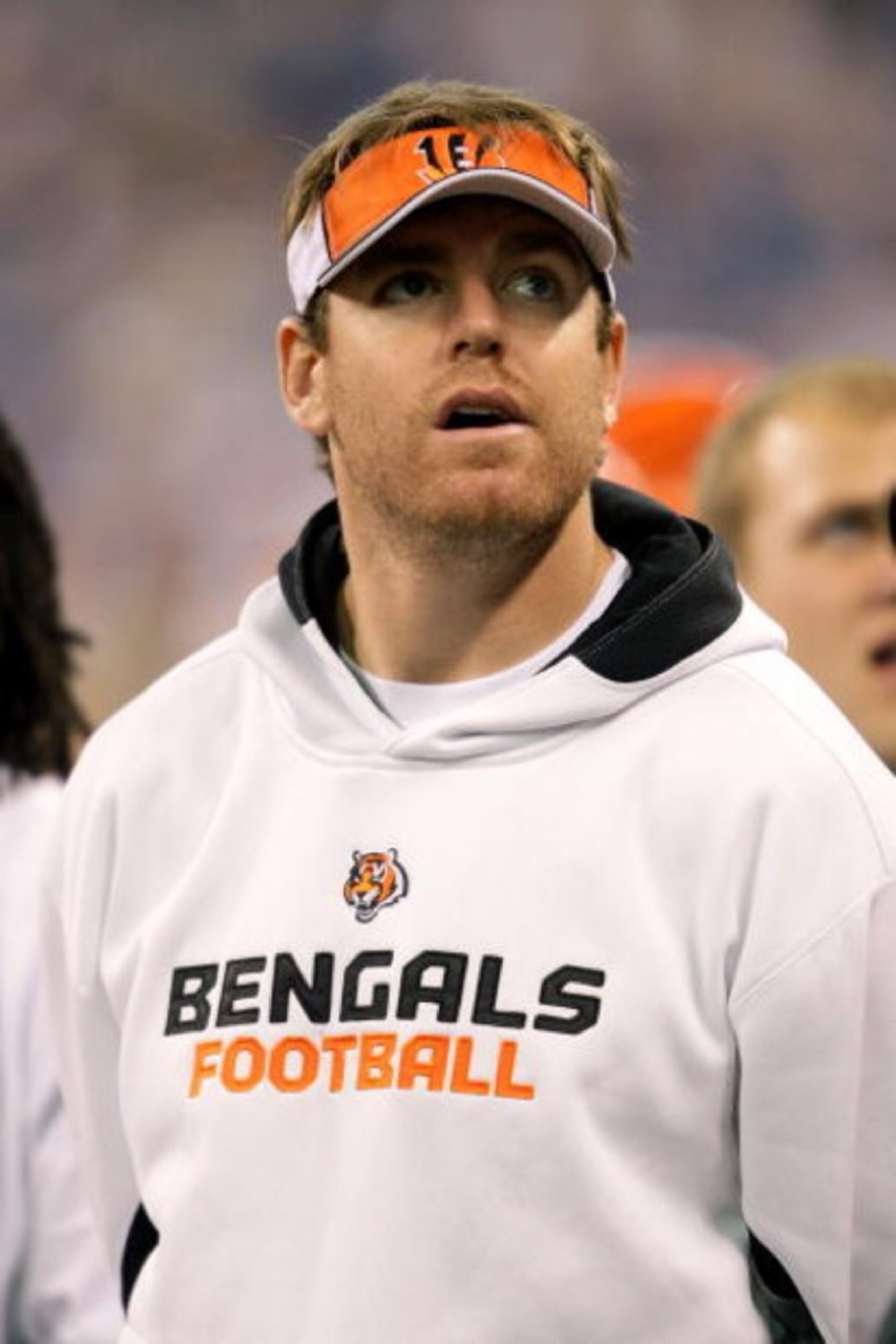 INDIANAPOLIS - DECEMBER 07:  Injured quarterback Carson Palmer of the Cincinnati Bengals looks on from the sideline against the Indianapolis Colts at Lucas Oil Stadium on December 7, 2008 in Indianapolis, Indiana.  (Photo by Andy Lyons/Getty Images)