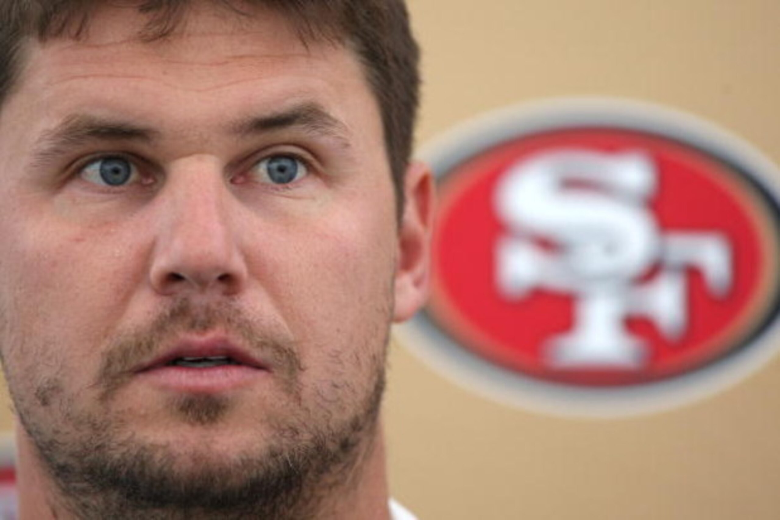 SANTA CLARA, CA - MAY 01:  Quarterback Shaun Hill #13 of the San Francisco 49ers talks with the media during the 49ers Minicamp at their training facilities on May 1, 2009 in Santa Clara, California.  (Photo by Jed Jacobsohn/Getty Images)
