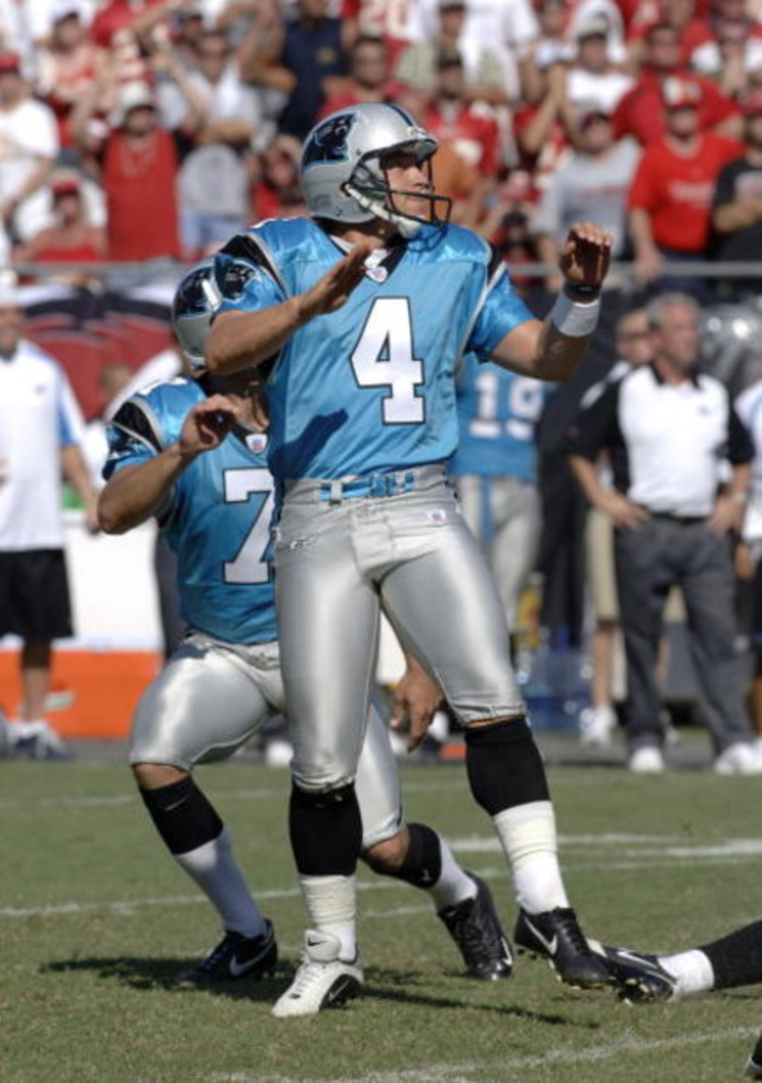 Carolina Panthers kicker John Kasay kicks a 47-yard, game-winning field goal  against the Tampa Bay Buccaneers September 24, 2006 in Tampa.  The Panthers defeated the Bucs 26 - 24.  (Photo by Al Messerschmidt/Getty Images)