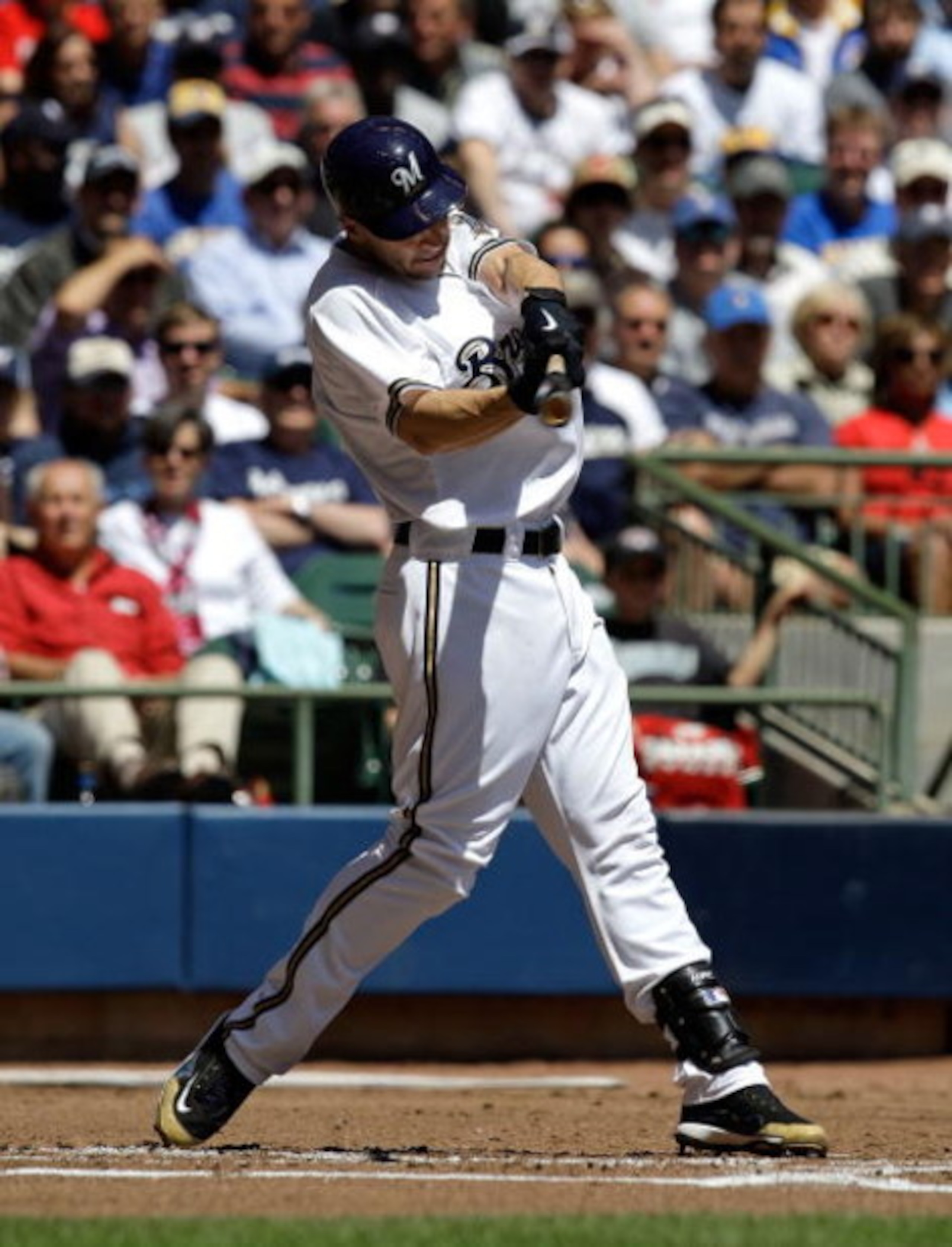 MILWAUKEE - MAY 14: Ryan Braun #8 of the Milwaukee Brewers swings at the ball against the Florida Marlins on May 14, 2009 at Miller Park in Milwaukee, Wisconsin. The Brewers defeated the Marlins 5-3. (Photo by Jonathan Daniel/Getty Images)
