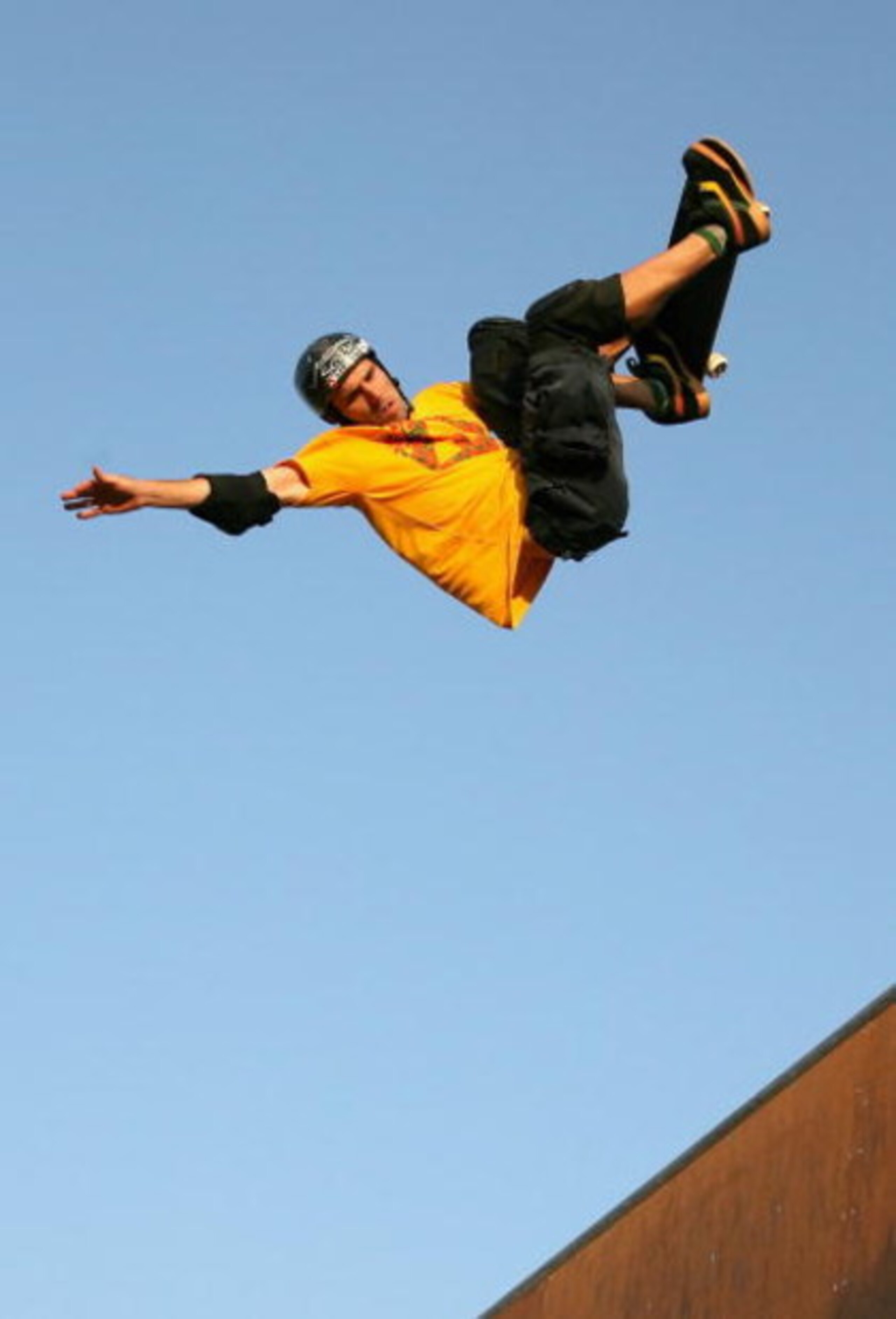 CARSON, CA - AUGUST 02:  Andy Macdonald competes in the men's Skateboard Vert during the summer X Games 14 at Home Depot Center on August 2, 2008 in Carson, California.  (Photo by Christian Petersen/Getty Images)