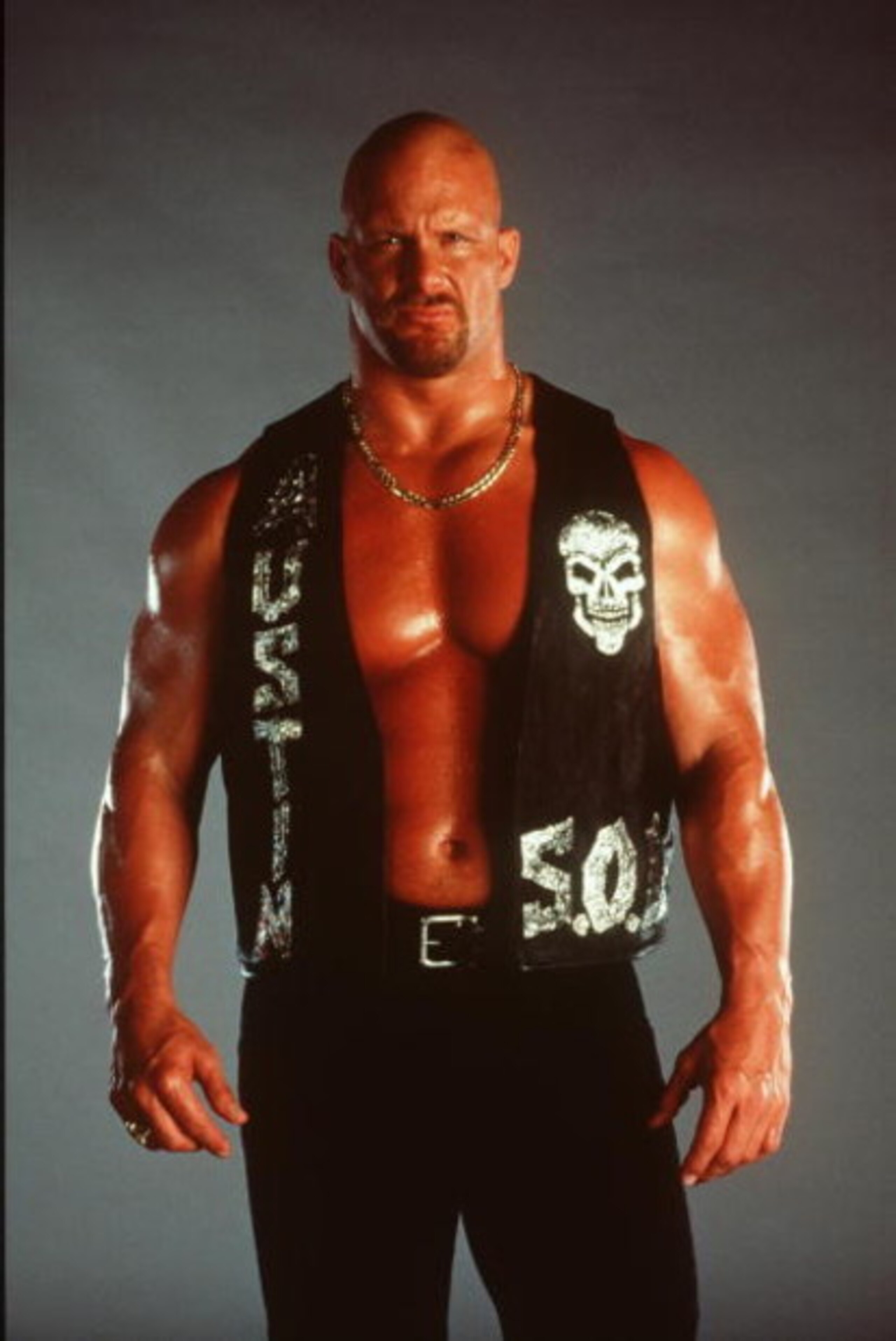 370782 05: World Wrestling Federation Wrestler Steve Austin Poses June 12, 2000 In Los Angeles, Ca.  (Photo By Getty Images)