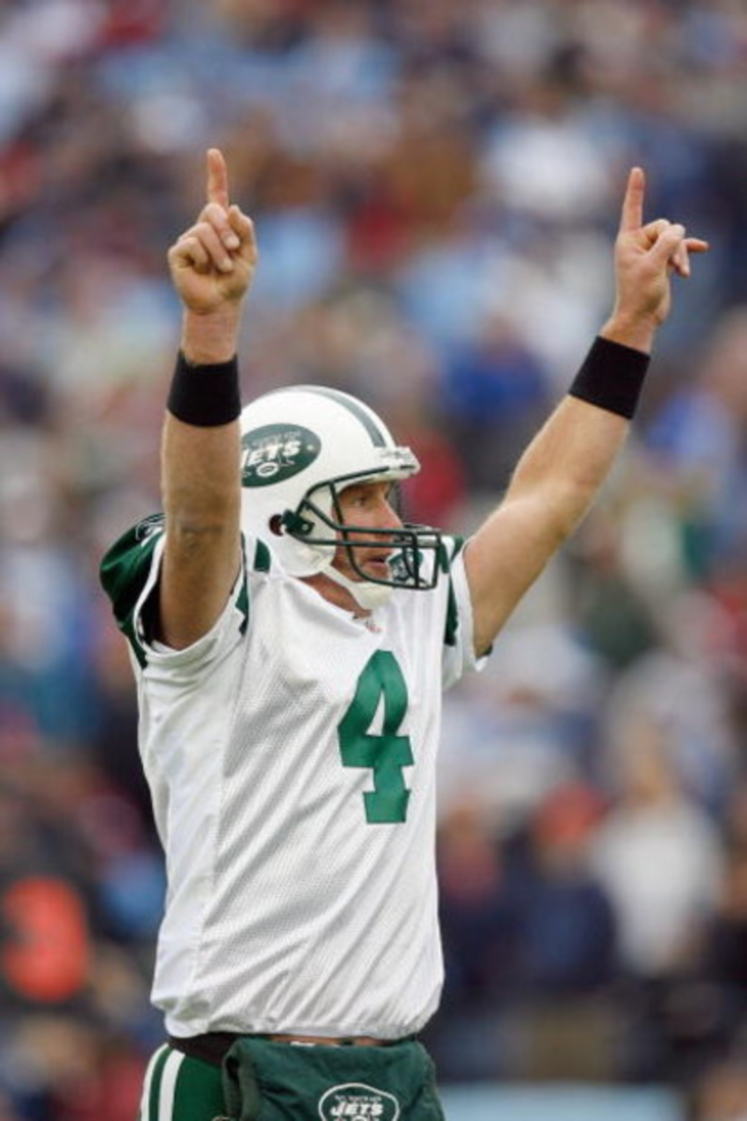 NASHVILLE, TN - NOVEMBER 23:  Quarterback Brett Favre #4 of the New York Jets celebrates on the field during the game against the Tennessee Titans at LP Field on November 23, 2008 in Nashville, Tennessee. (Photo by Kevin C. Cox/Getty Images)