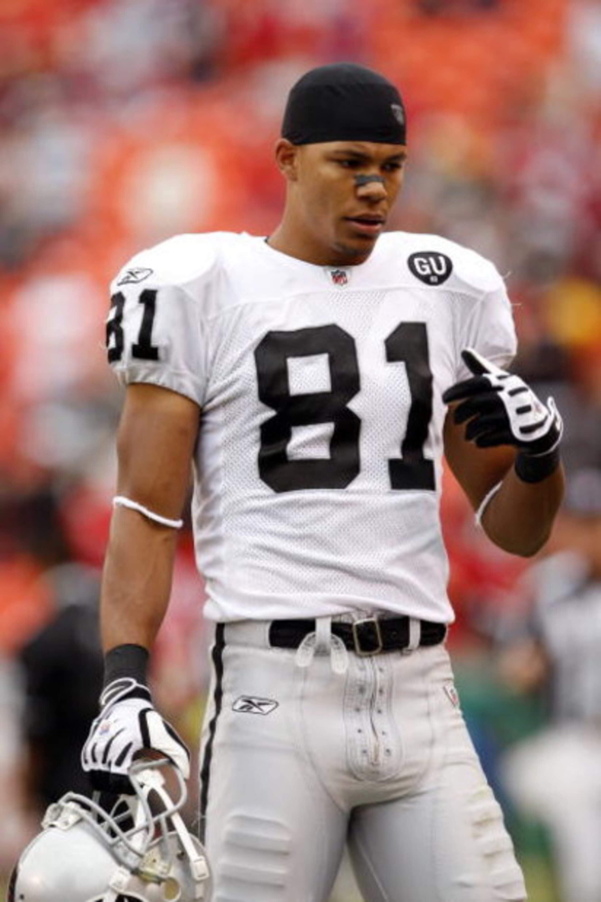 KANSAS CITY, MO - SEPTEMBER 14:  Chaz Schilens #81 of the Oakland Raiders looks on during their NFL game against the Kansas City Chiefs at Arrowhead Stadium on September 14, 2008 in Kansas City, Missouri. The Raiders defeated the Chiefs 23-8. (Photo by Ja