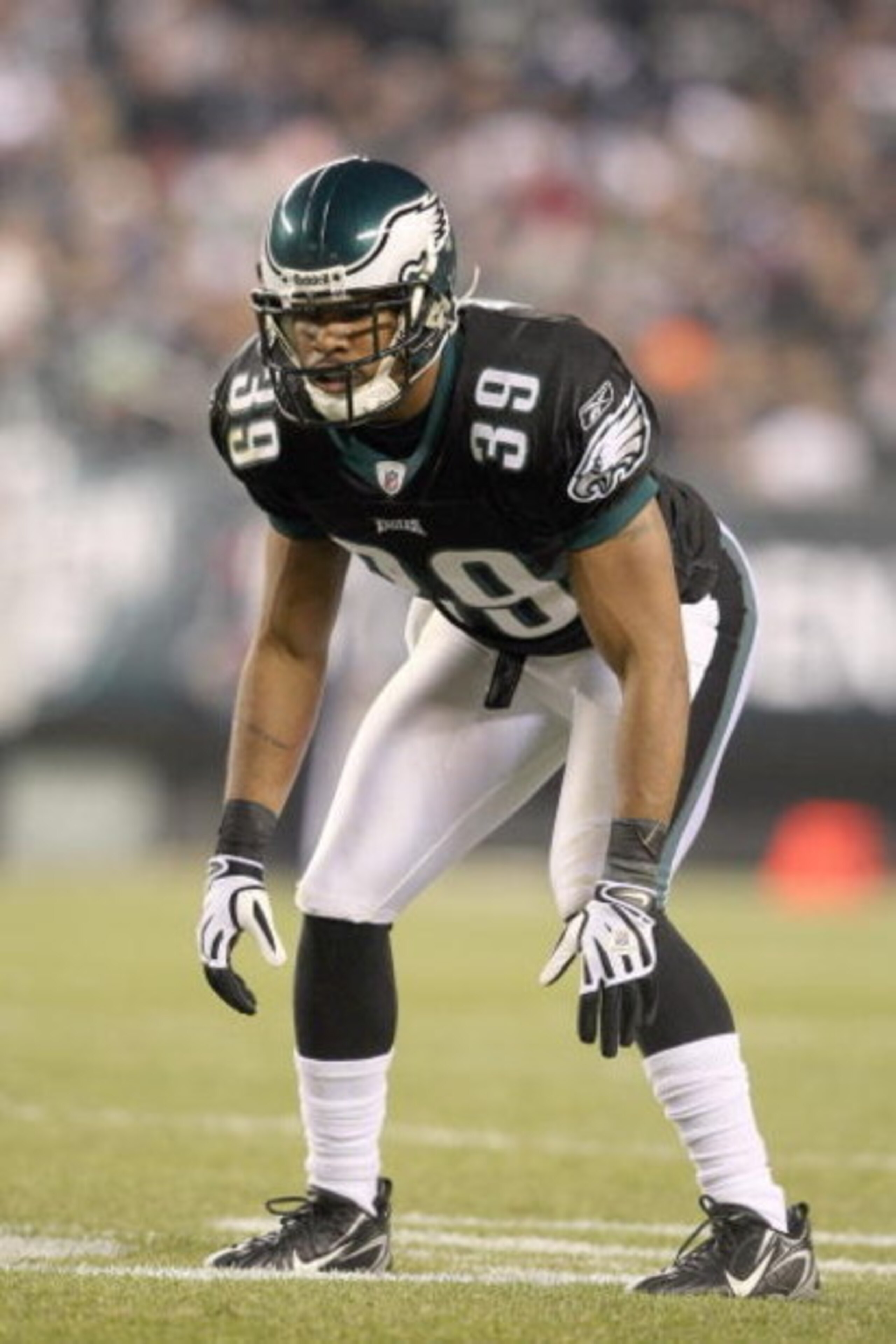 PHILADELPHIA - NOVEMBER 27:  Quintin Demps #39 of the Philadelphia Eagles gets ready on the field during the game against the Arizona Cardinals at Lincoln Financial Field on November 27, 2008 in Philadelphia, Pennsylvania. (Photo by: Nick Laham/Getty Imag
