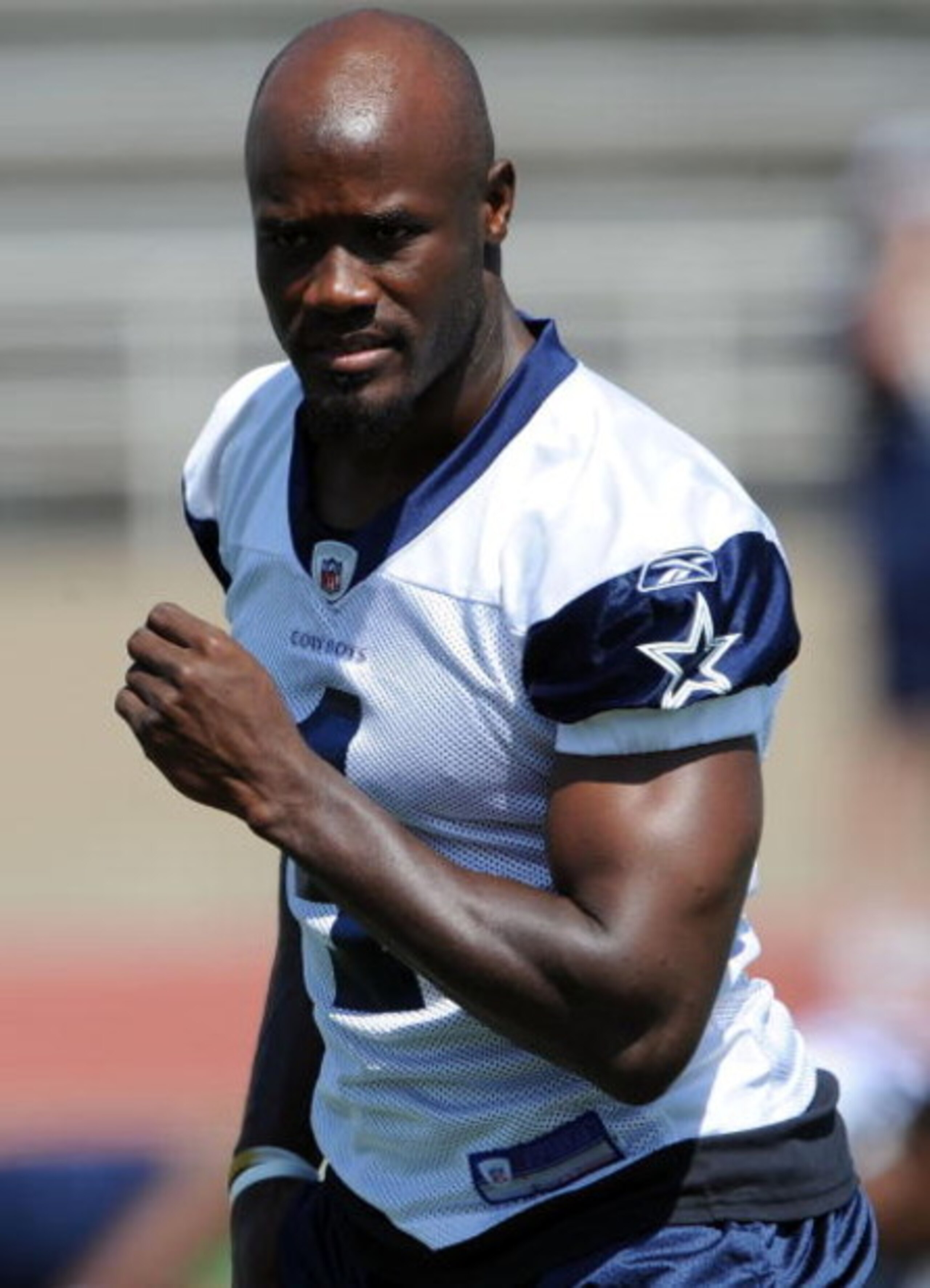 CARROLLTON, TX - JUNE 16:  Wide receiver Roy Williams of the Dallas Cowboys during mini camp at Standridge Stadium on June 16, 2009 in Carrollton, Texas.  (Photo by Ronald Martinez/Getty Images)