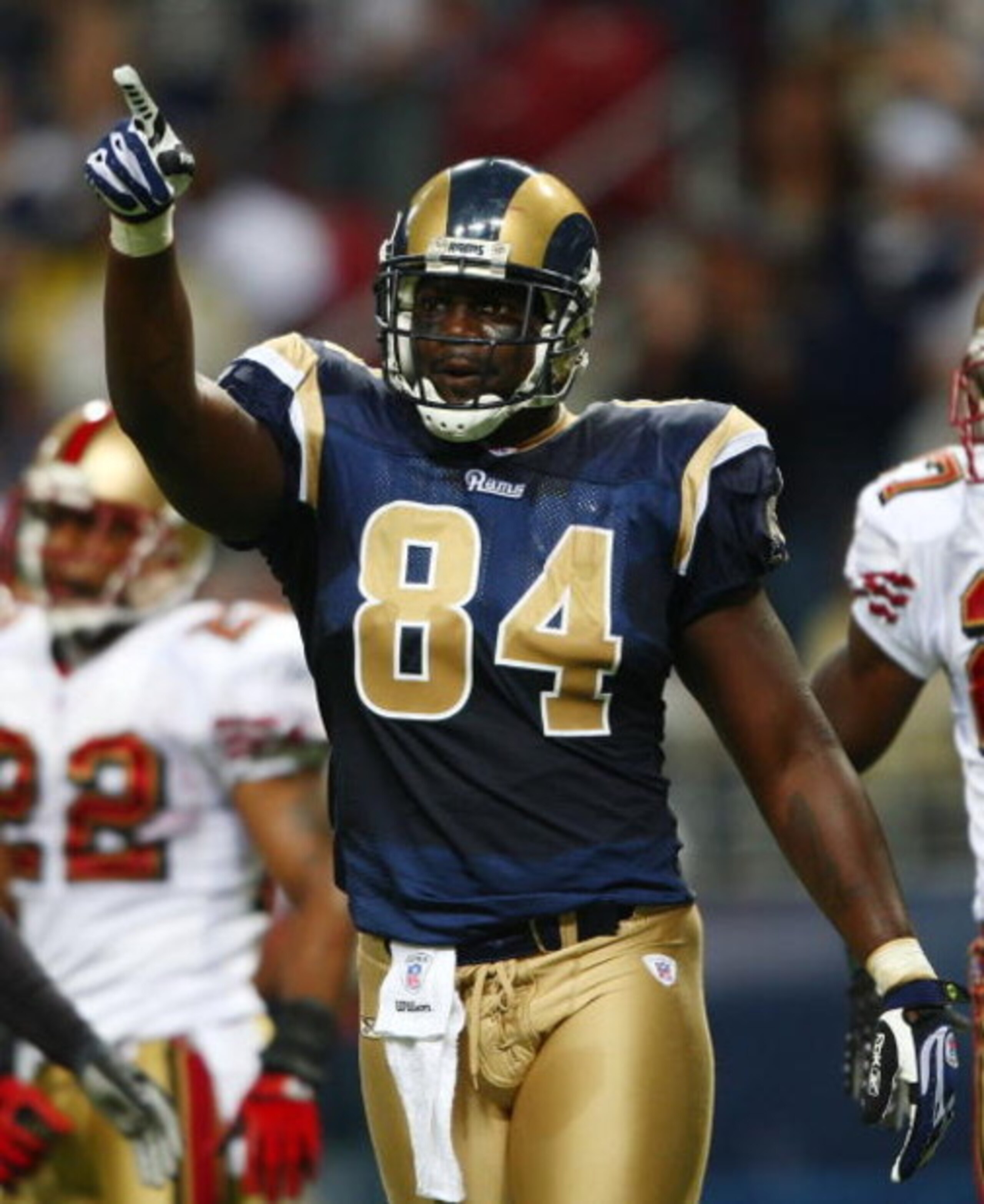 ST. LOUIS - SEPTEMBER 16:  Randy McMichael #84 of the St. Louis Rams celebrates his run in the first half against the San Francisco 49ers at the Edward Jones Dome September 16, 2007 in St. Louis, Missouri.  (Photo by Elsa/Getty Images)