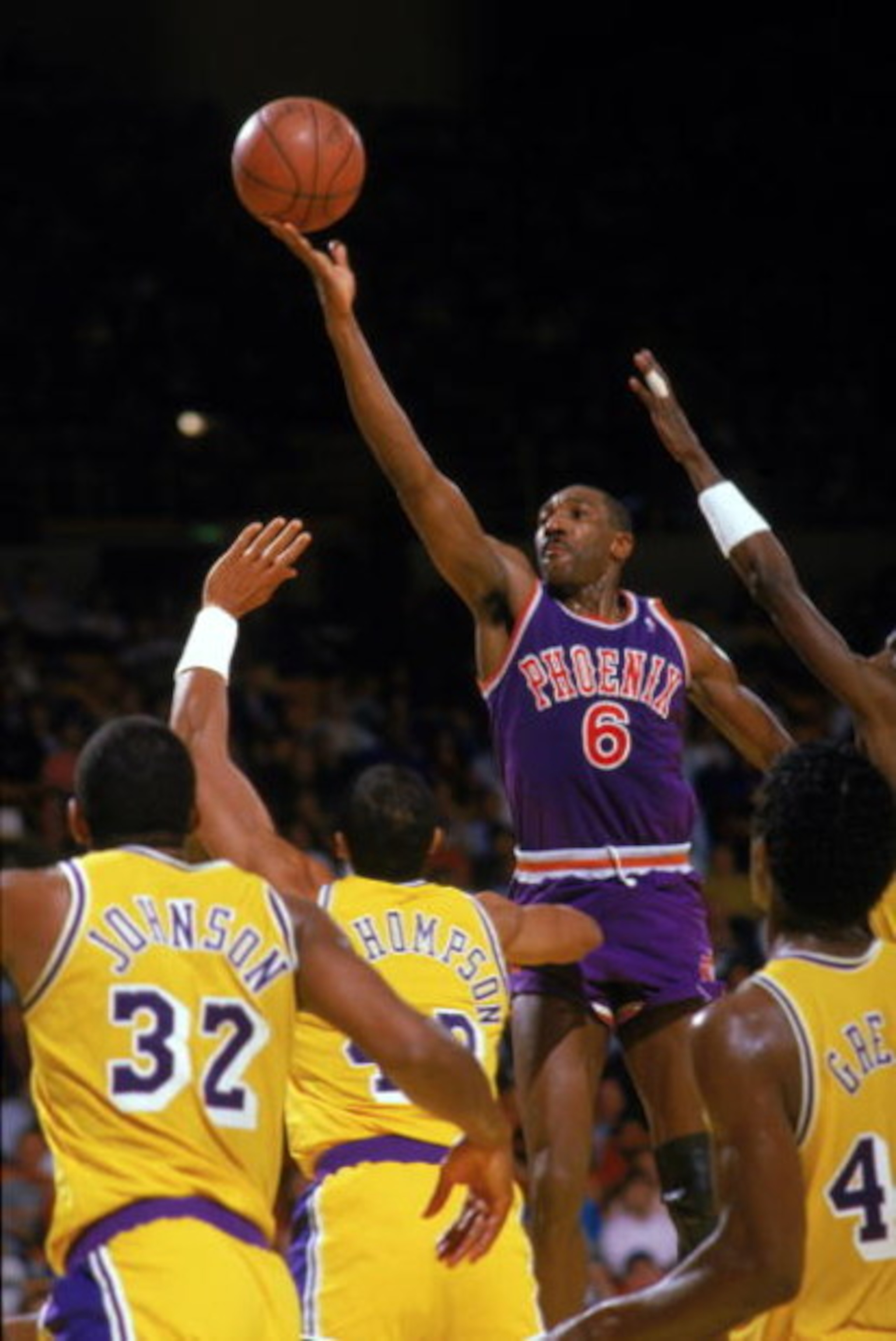 INGLEWOOD, CA - 1988:  Walter Davis #6 of the Phoenix Suns shoots against the Los Angeles Lakers during the game at the Great Western Forum in Inglewood, California. (Photo by Mike Powell/Getty Images)