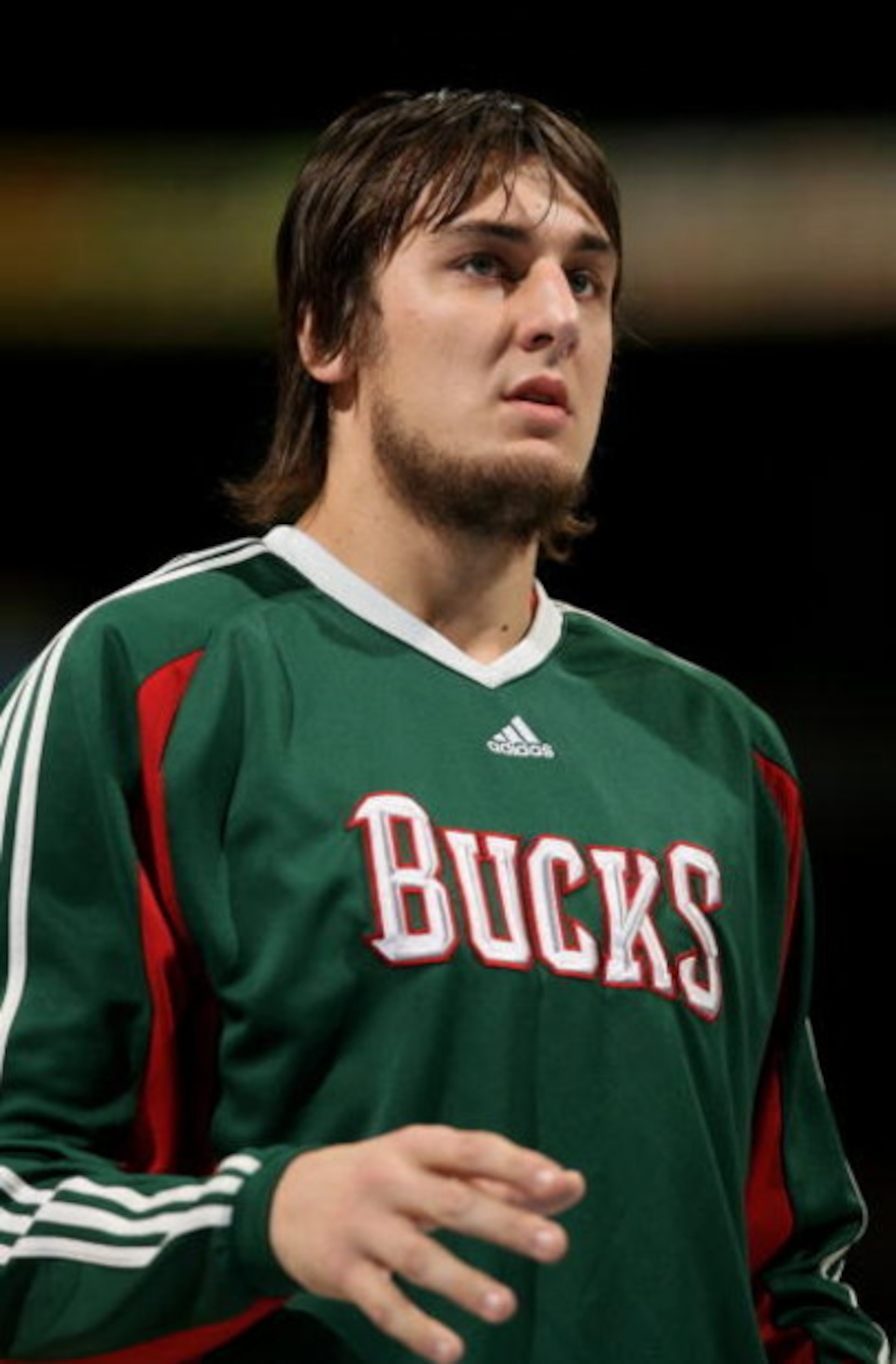 DENVER - NOVEMBER 18:  Andrew Bogut #6 of the Milwaukee Bucks warms up prior to facing the Denver Nuggets at the Pepsi Center on November 18, 2008 in Denver, Colorado. The Nuggets defeated the Bucks 114-105.  (Photo by Doug Pensinger/Getty Images)