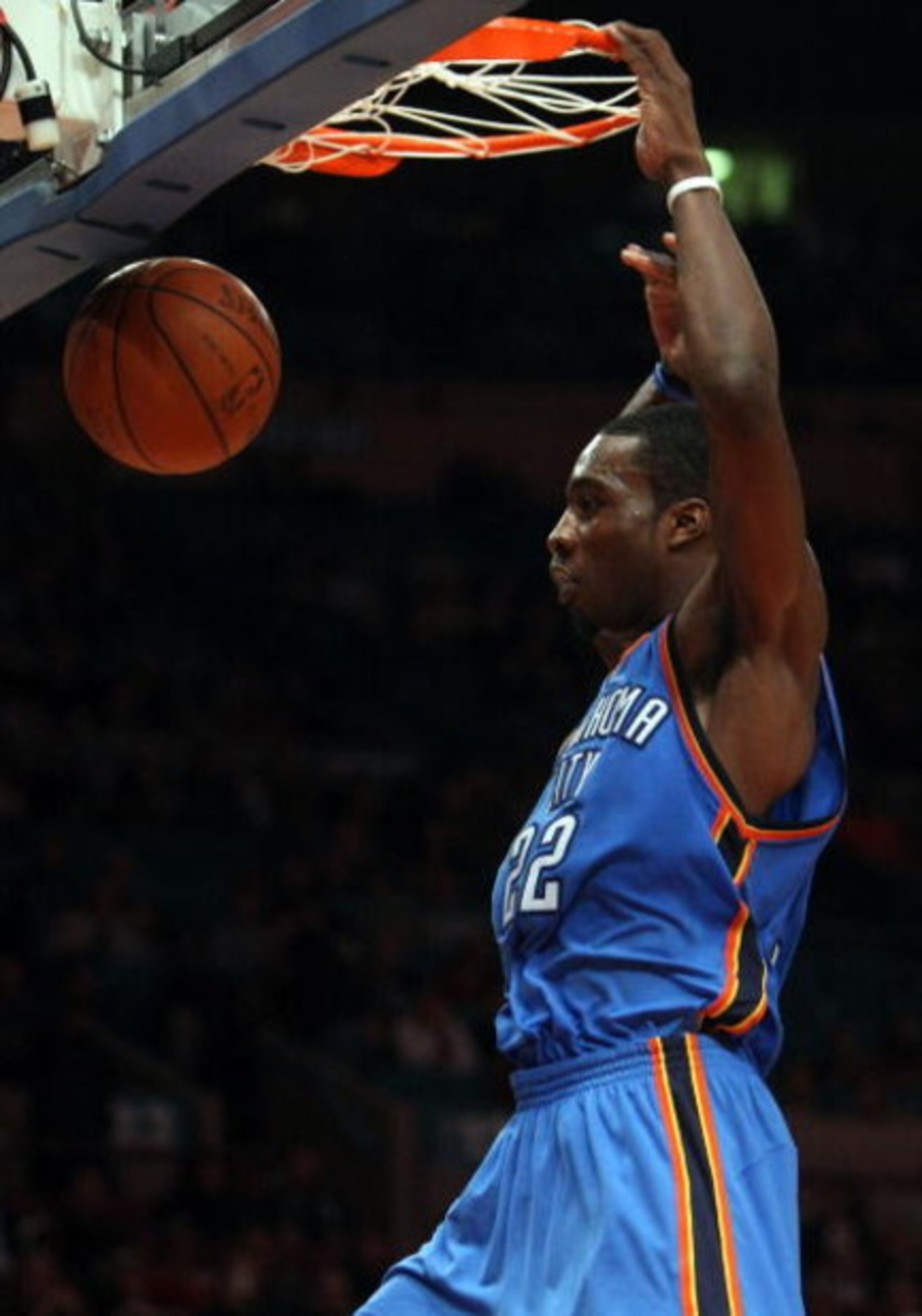 NEW YORK - NOVEMBER 14: Jeff Green #22 of the Oklahoma City Thunder dunks the ball against the New York Knicks on November 14, 2008 at Madison Square Garden in New York City, New York. NOTE TO USER: User expressly acknowledges and agrees that, by download