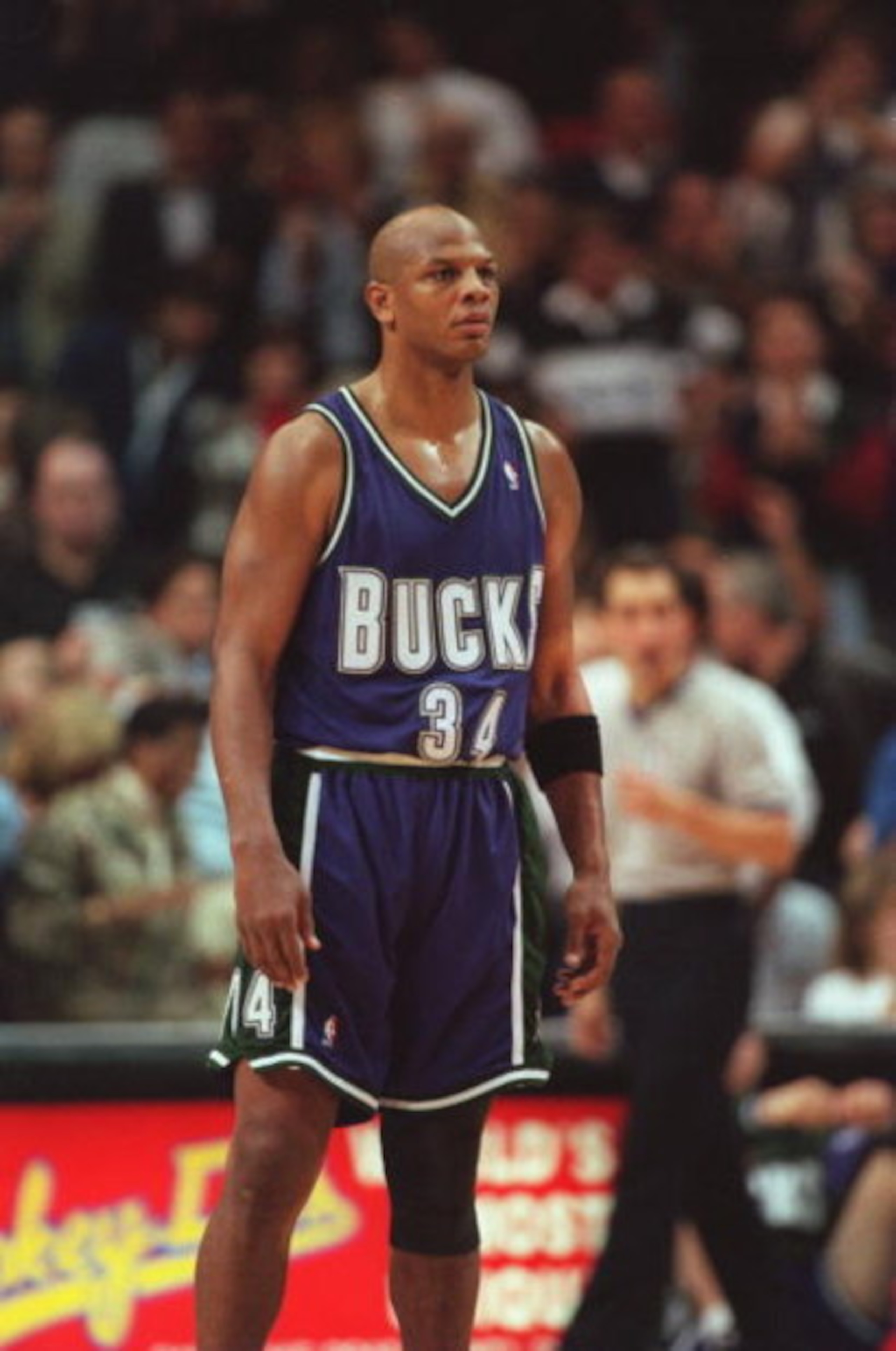 12 Jan 1996:  Terry Cummings of the Milwaukee Bucks  during their 93-88 loss to the Orlando Magic at the Orlando Arena in Orlando, Florida. Mandatory Credit: Allsport USA/ALLSPORT