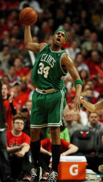 CHICAGO - APRIL 30: Paul Pierce #34 of the Boston Celtics leaps to catch a pass against the Chicago Bulls  in Game Six of the Eastern Conference Quarterfinals during the 2009 NBA Playoffs at the United Center on April 30, 2009 in Chicago, Illinois. The Bu